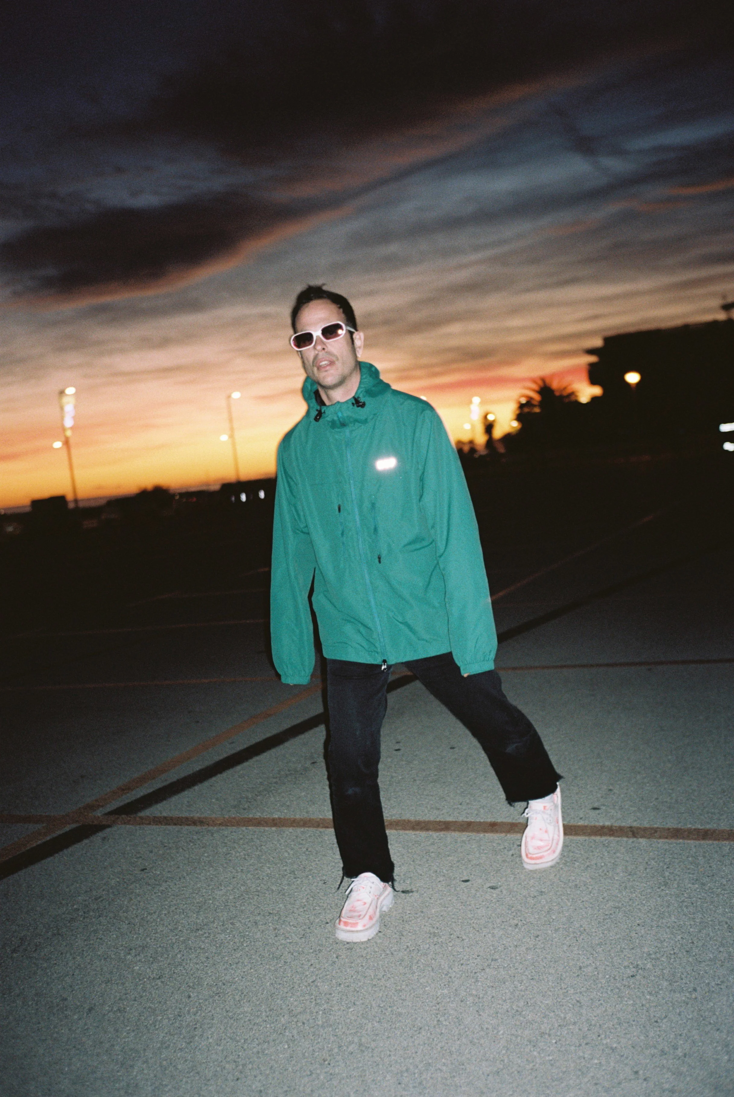 Alizzz firma en "Qué pasa nen" un genuino himno al Baix Llobregat