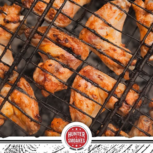 If you're grilling outdoors this weekend (and why wouldn't you be??) why not try making hickory-smoked chicken with our Wood Smoke Flavouring Starter Set:⠀
⠀
https://buff.ly/2YdC0AF⠀
⠀
#smokedmeat #barbecue #bbq #grilling #bbqlife #food #bbqlovers #l