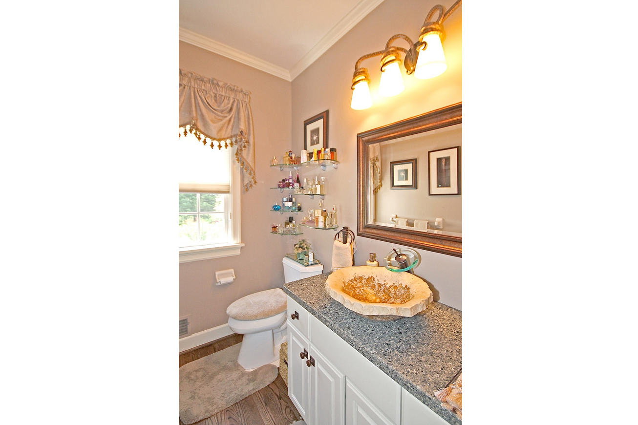 bathroom1_edit.png