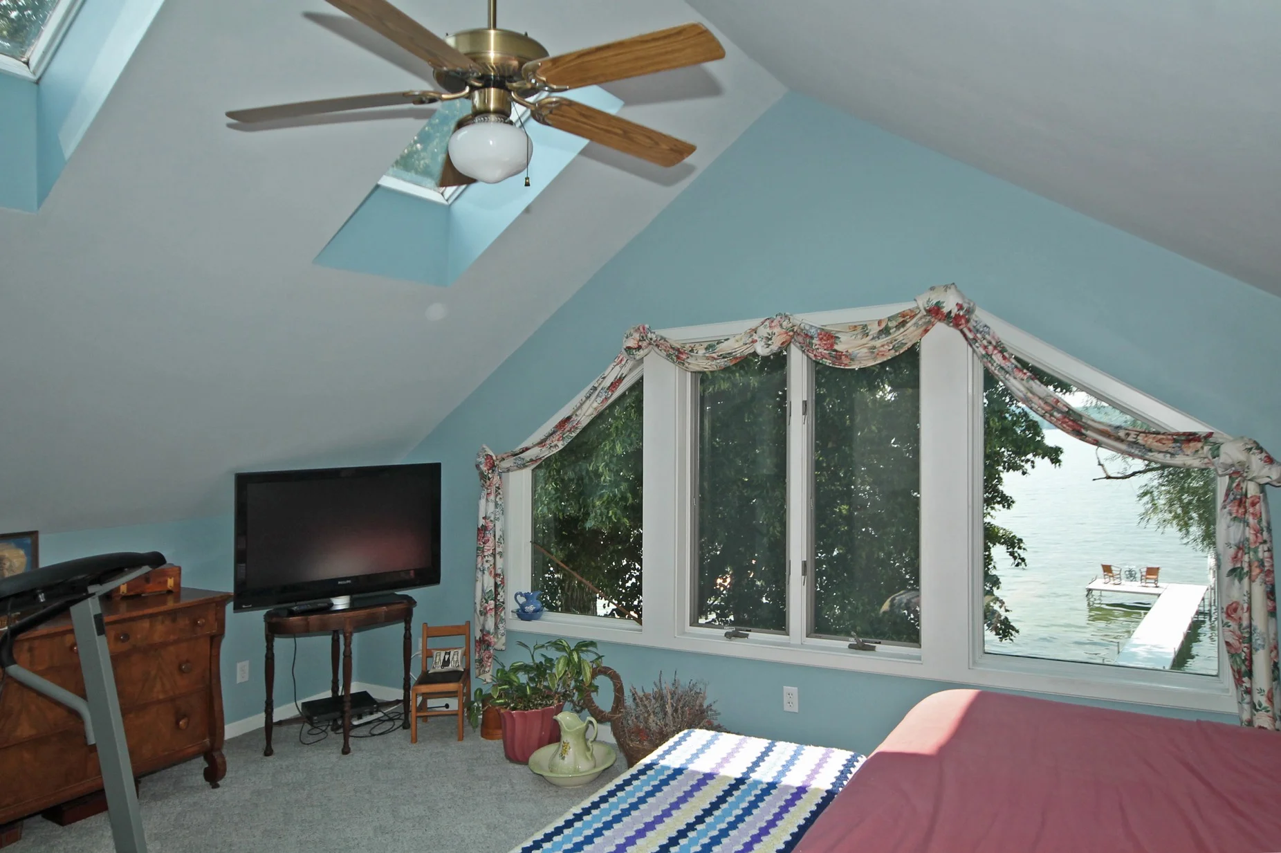 Rich Testa-3328 Fallbrook Park-masterbedroom.jpg