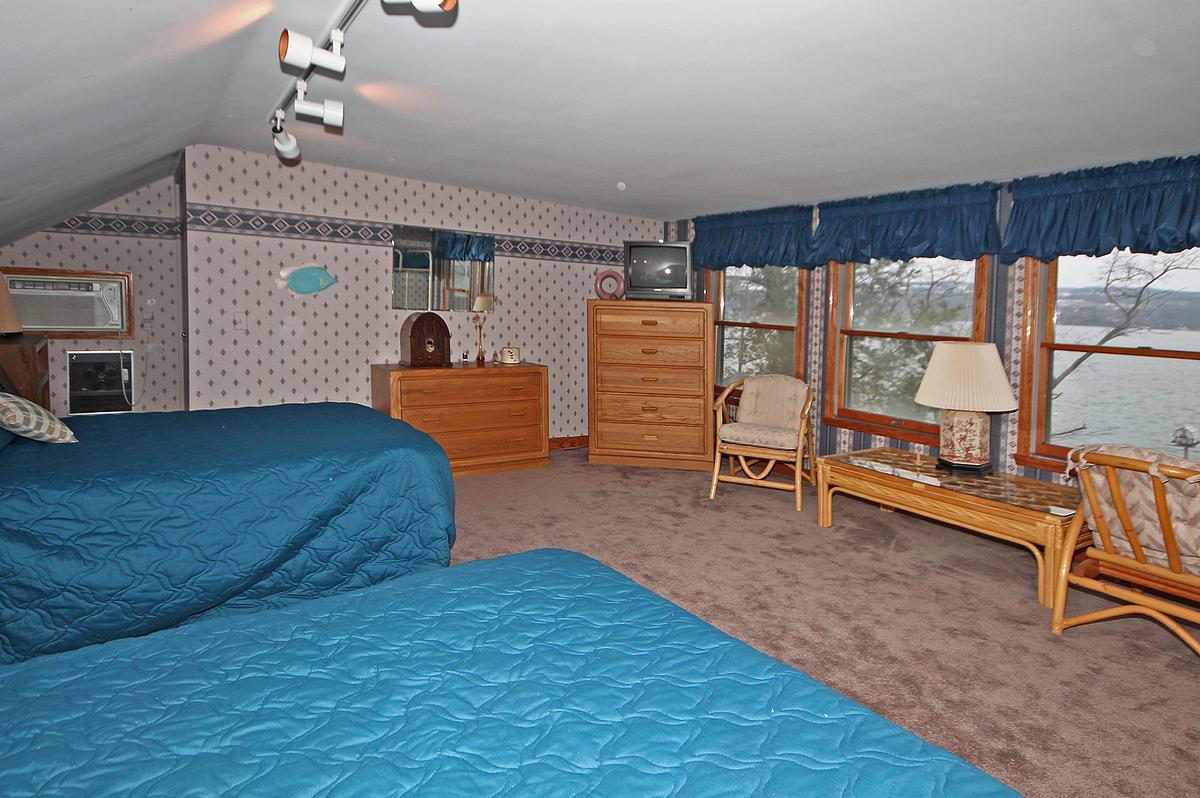 bedroom1_Rich Testa - 4988 East Lake Road.jpg