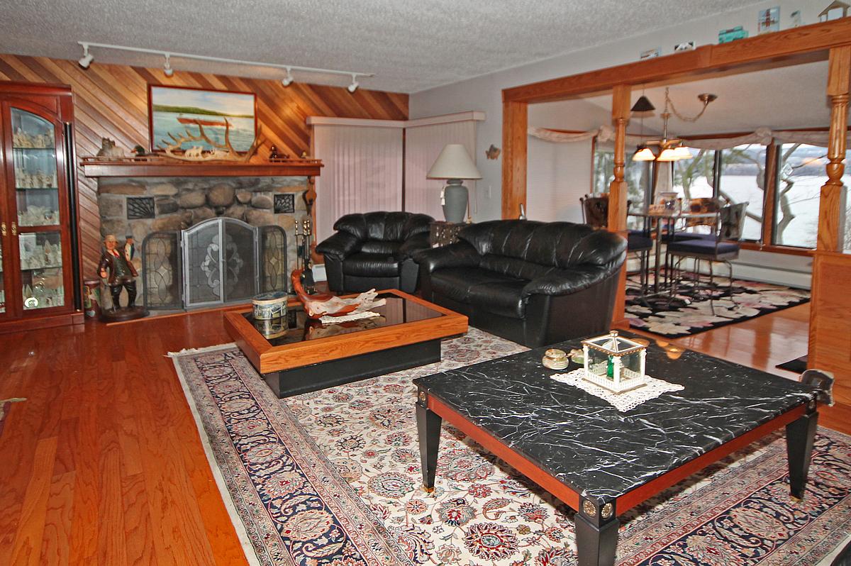 livingroom_Rich Testa - 4988 East Lake Road.jpg