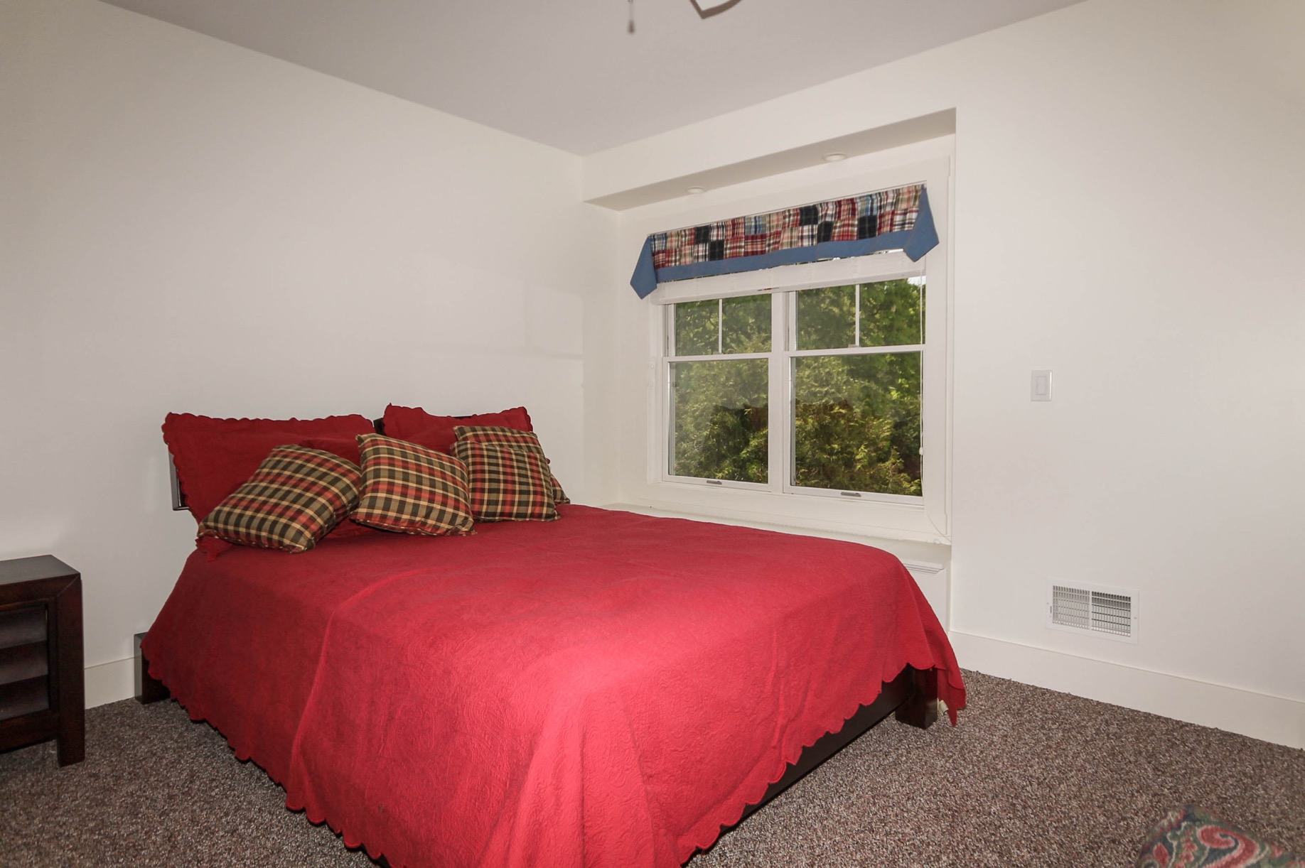 Rich Testa - 5080 East Lake Road - bedroom2.jpg