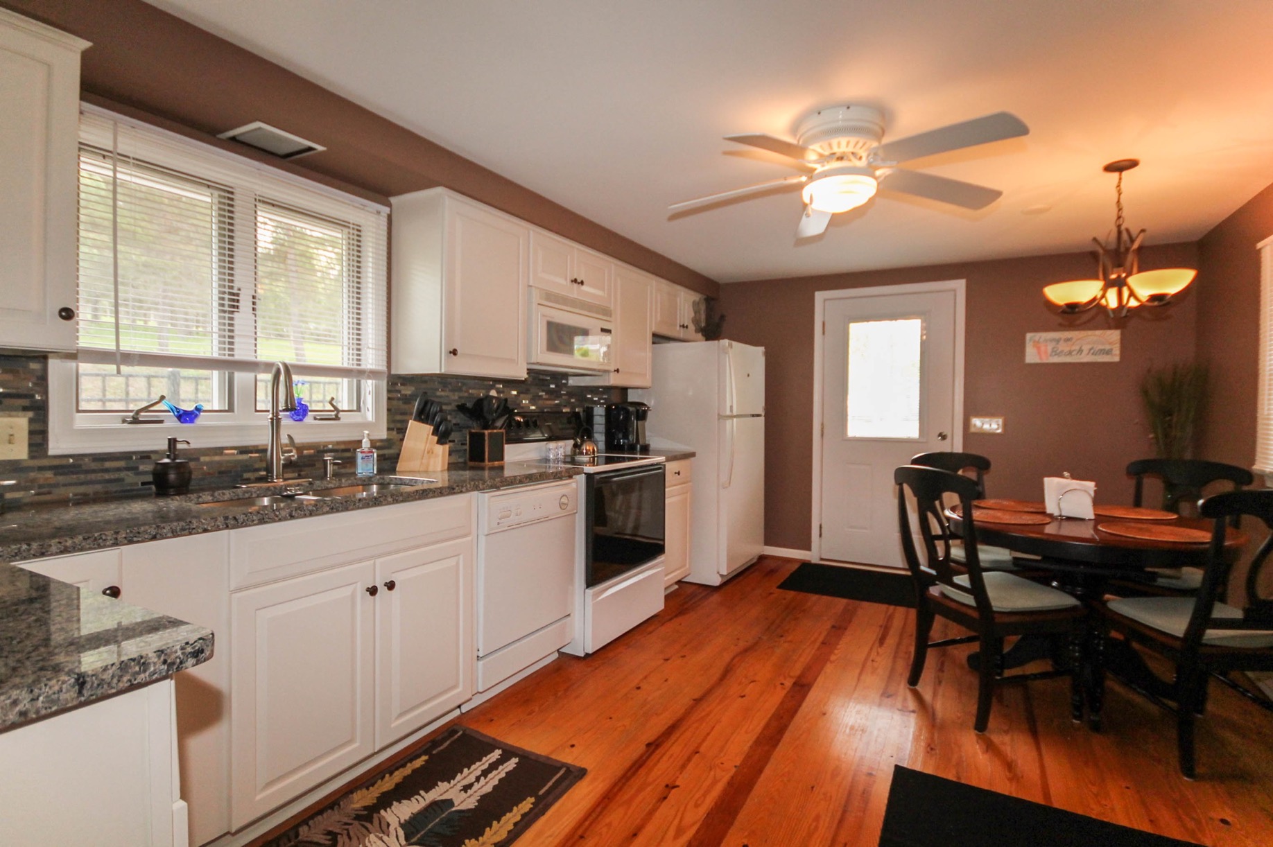 Rich Testa - 5080 East Lake Road - guesthouse7.jpg