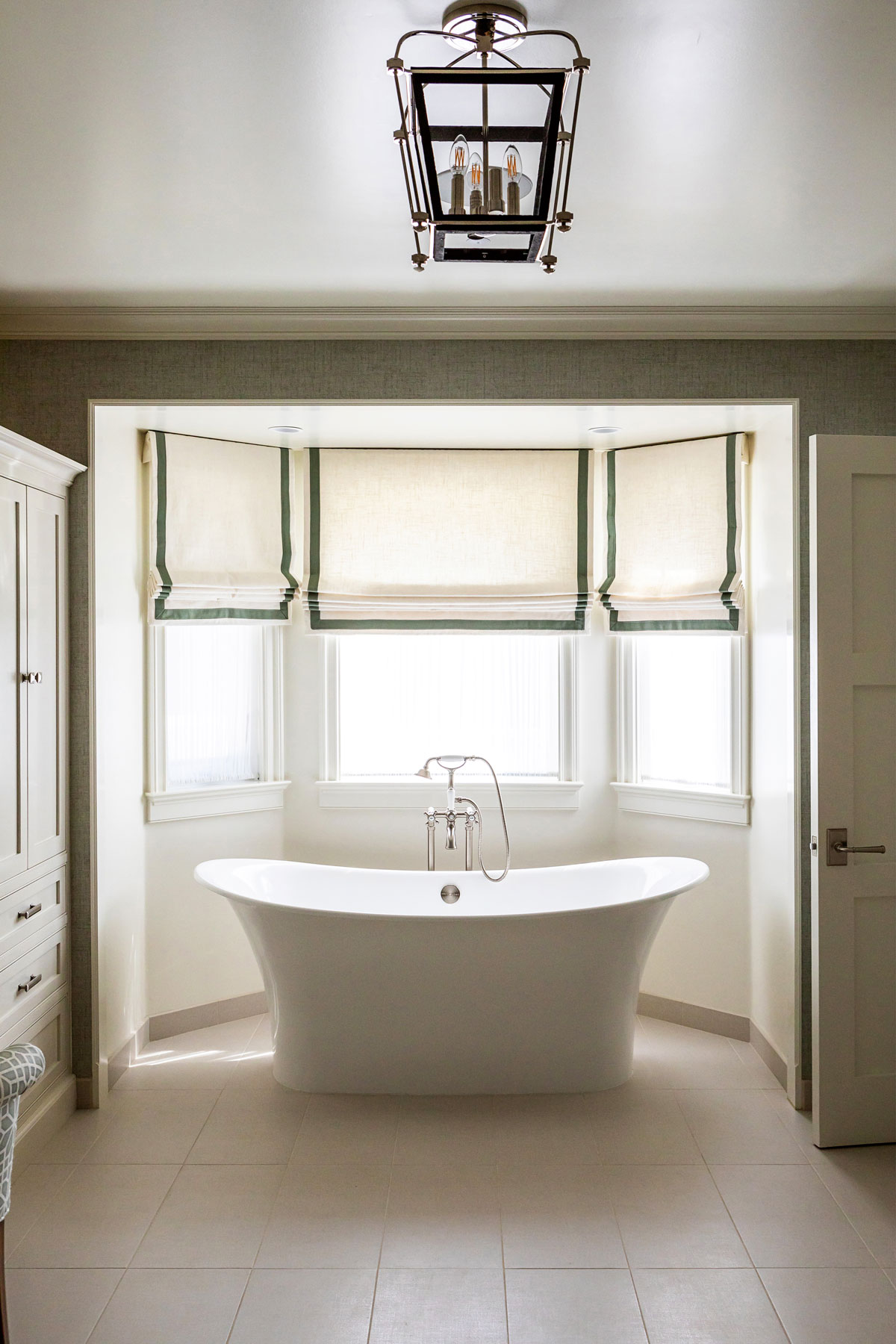 master-bathroom-free-standing-tub-bay-window-lantern-waterford-construction.jpg