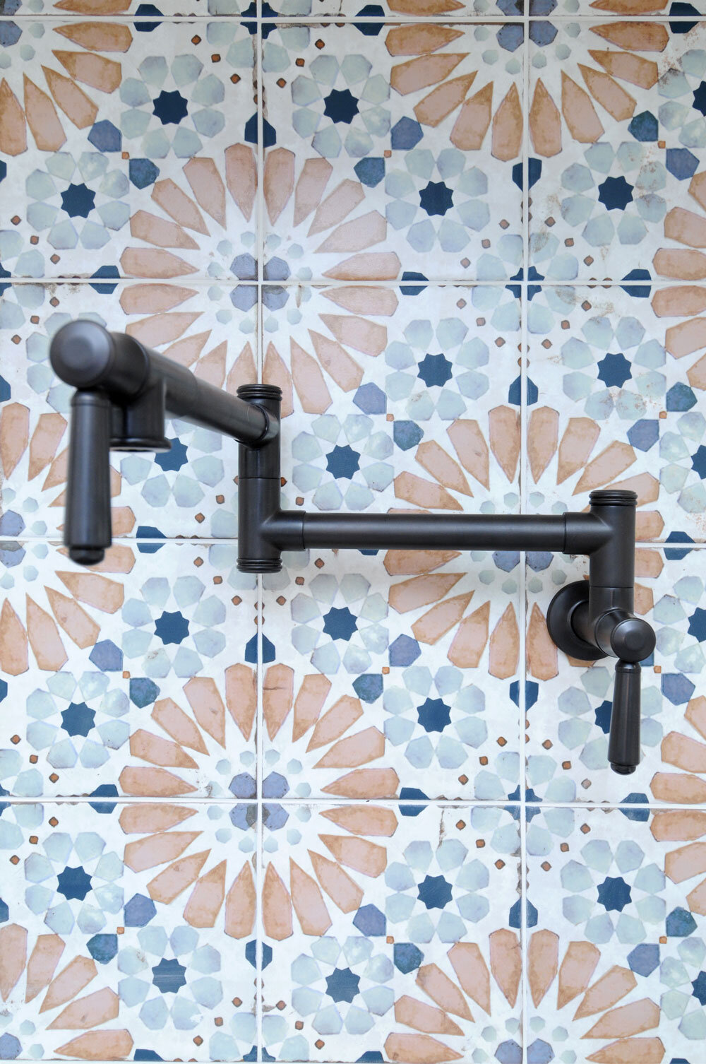 kitchen-pasta-arm-islamic-pattern-tile-waterford-construction.jpg