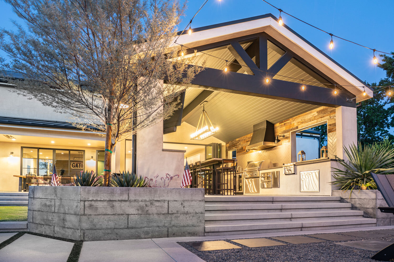 modern-patio-outdoor-kitchen-waterford-construction.jpg