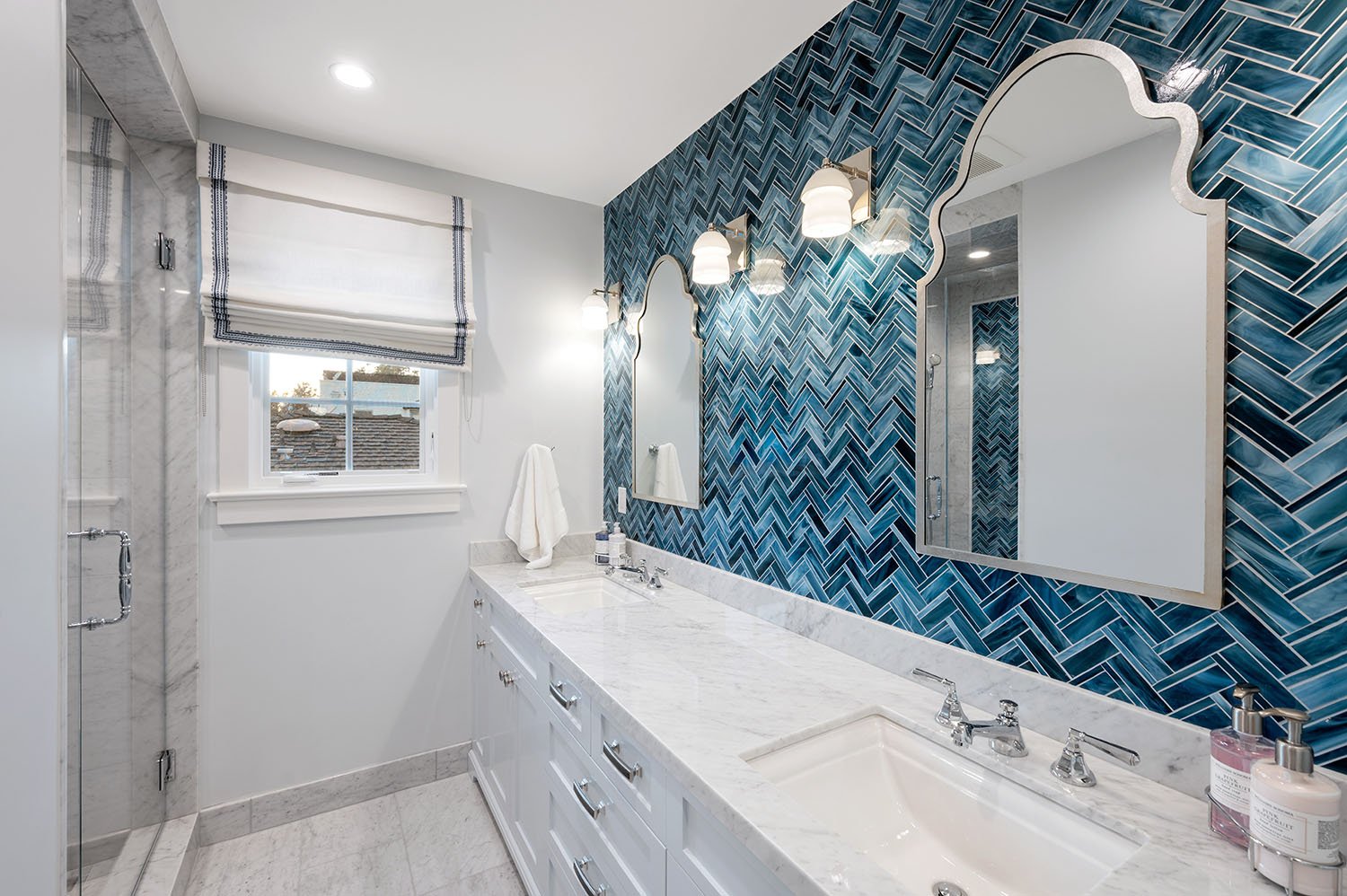 dual-vanity-primary-bathroom-blue-tile-waterford-construction.jpg