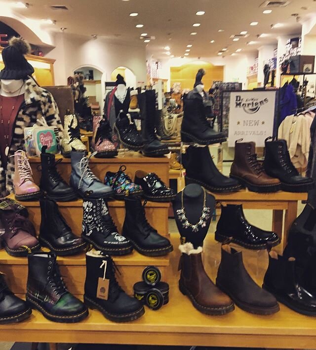 NEW DOC MARTENS IN STOCK!!! Come check out our new arrivals as well as restocked favorites!!! 😎 #shoelaceinc #algonquincommons #drmartens #shoplocal #shopsmallbusiness