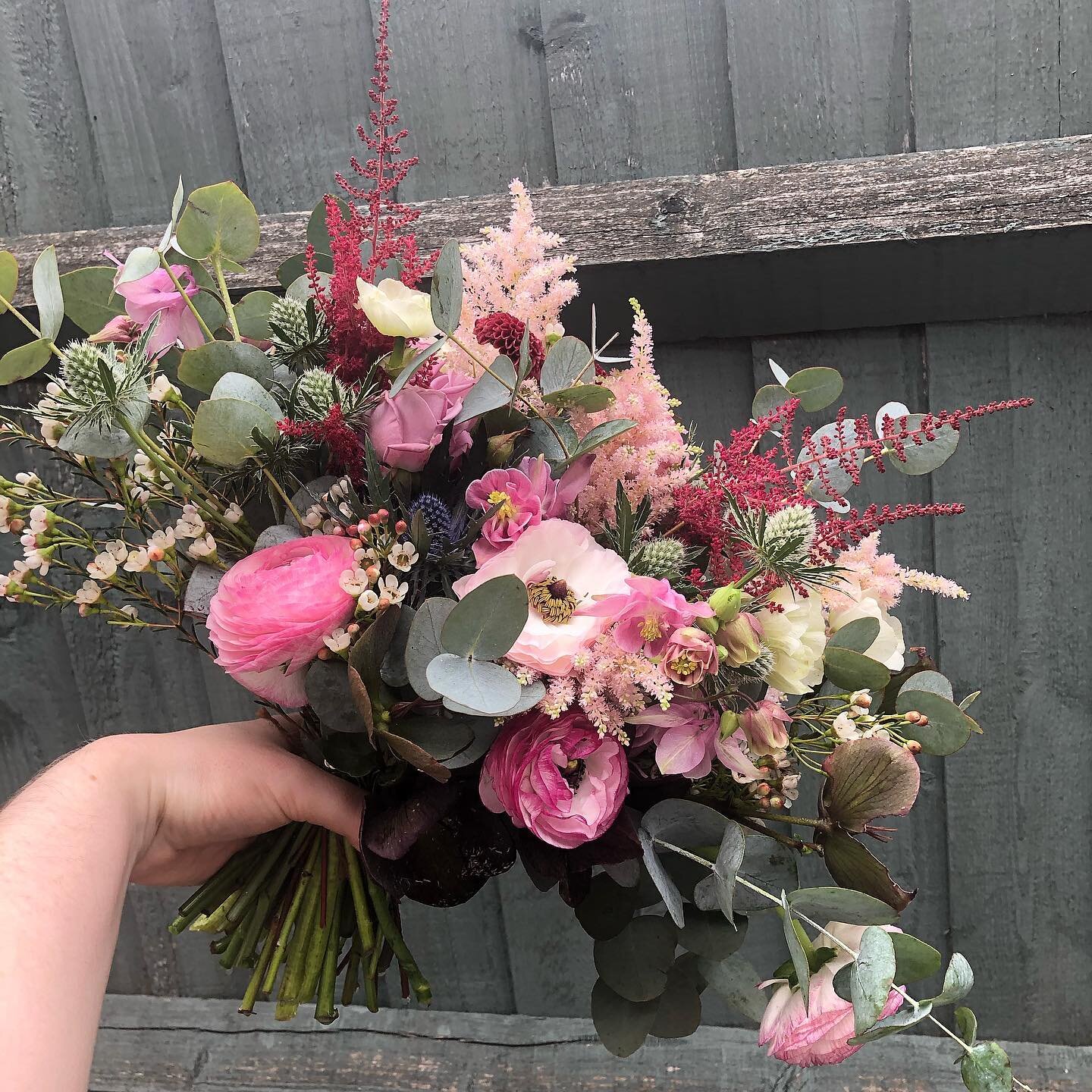 This weekend&rsquo;s wedding bouquet for Jess 🥰

Venue @cotonhousefarm 

#weddingbouquet
#weddinginspo
#weddingday
#wildgardenstyle
#bridalbouquet
#dreamyflorals
#underthefloralspell