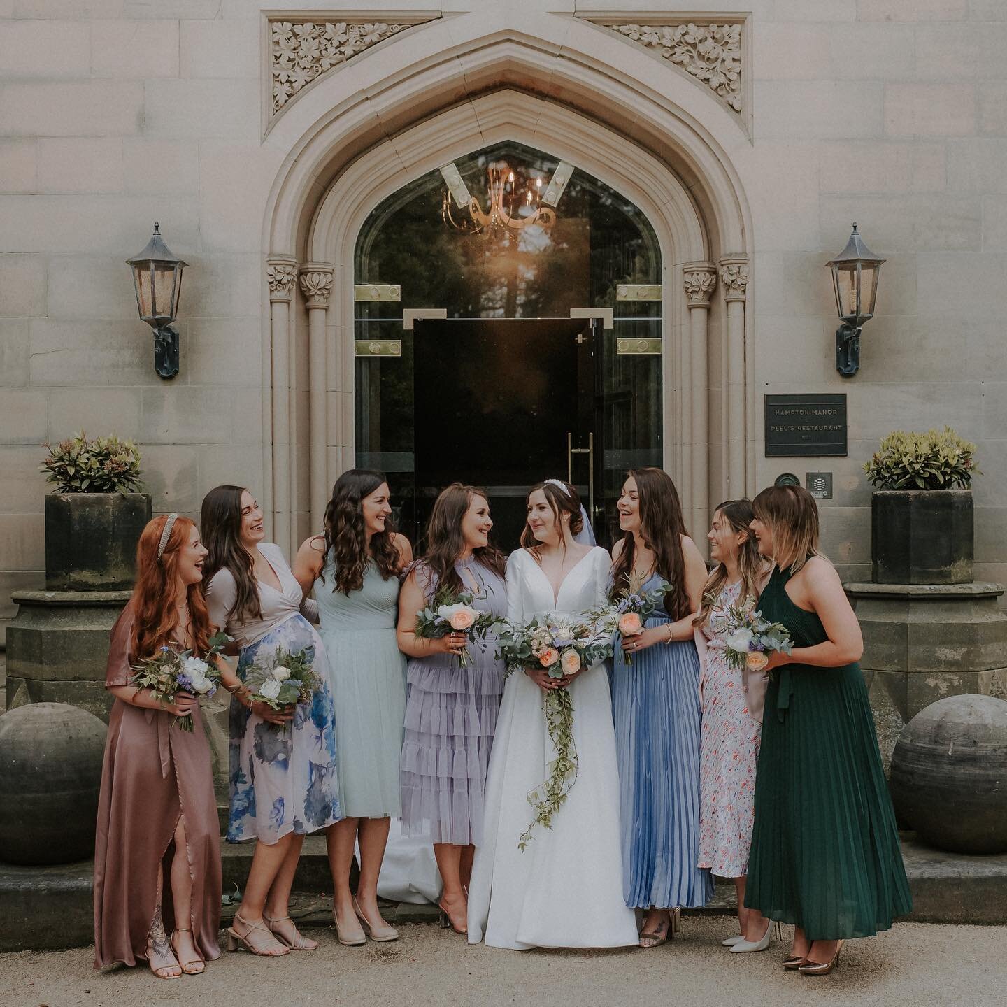 My very favourite part of being in the wedding industry might just be seeing the professional photos when they come in - they are always SO gorgeous.

Here&rsquo;s Constance and her maids @hamptonmanor, photographed by the very talented @alicecunliff