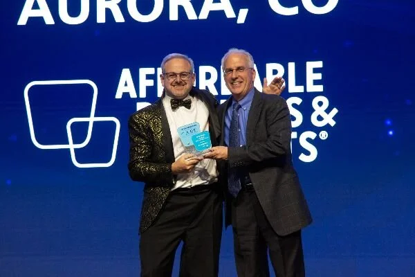 Innovation Award Dr. Ian Topelson