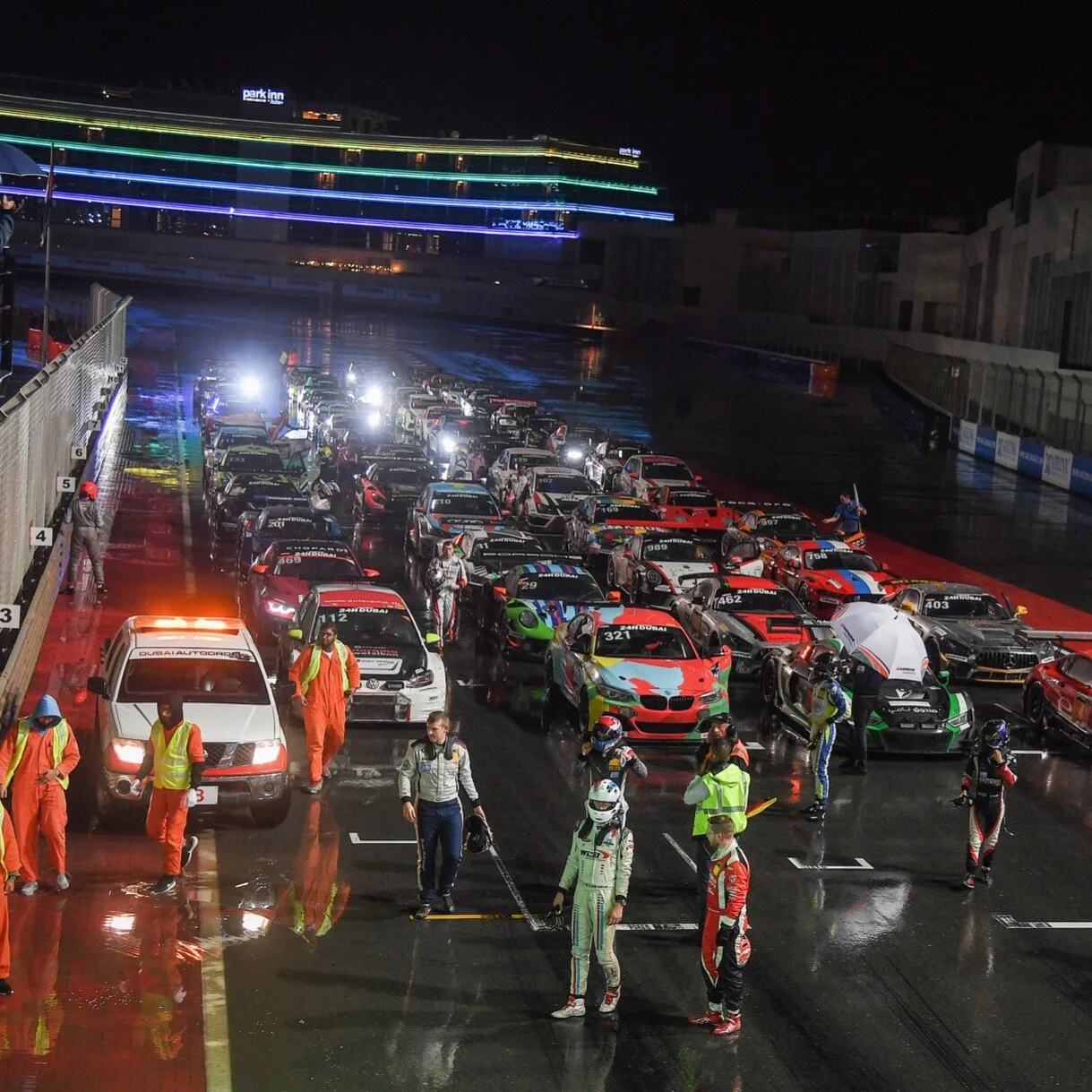 24-HOUR DUBAI RACE CANCELLED DUE TO EXTREME WEATHER
