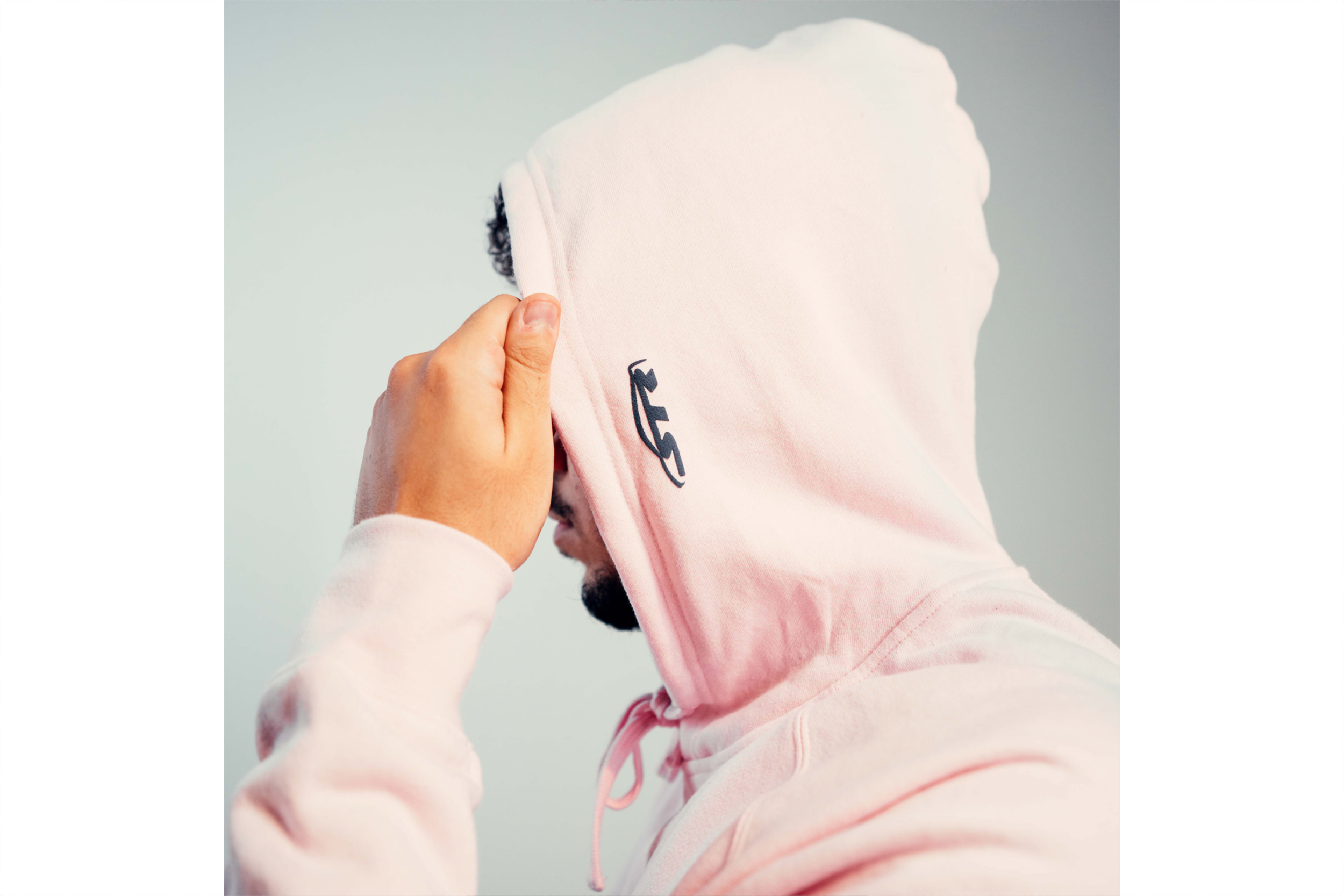 22 Hoodie Pink End 4.png
