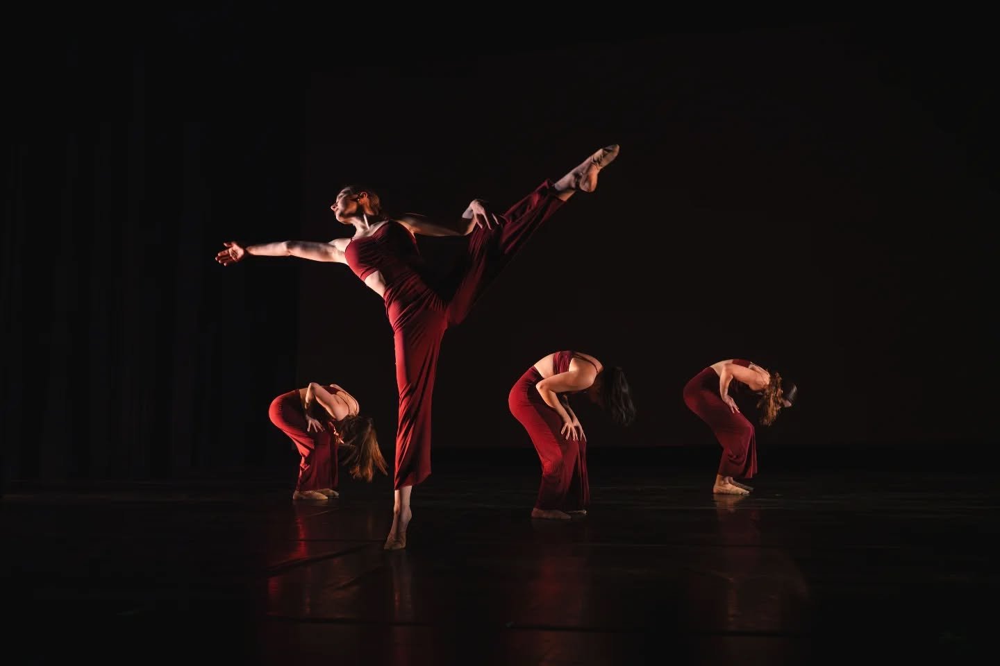 A few favorite moments from @rise_dancecenter Holiday Revue 2024! Congratulations to everyone involved on a festive and fun performance ❄️
 
#aderanphotography #dancephotography #dancelife