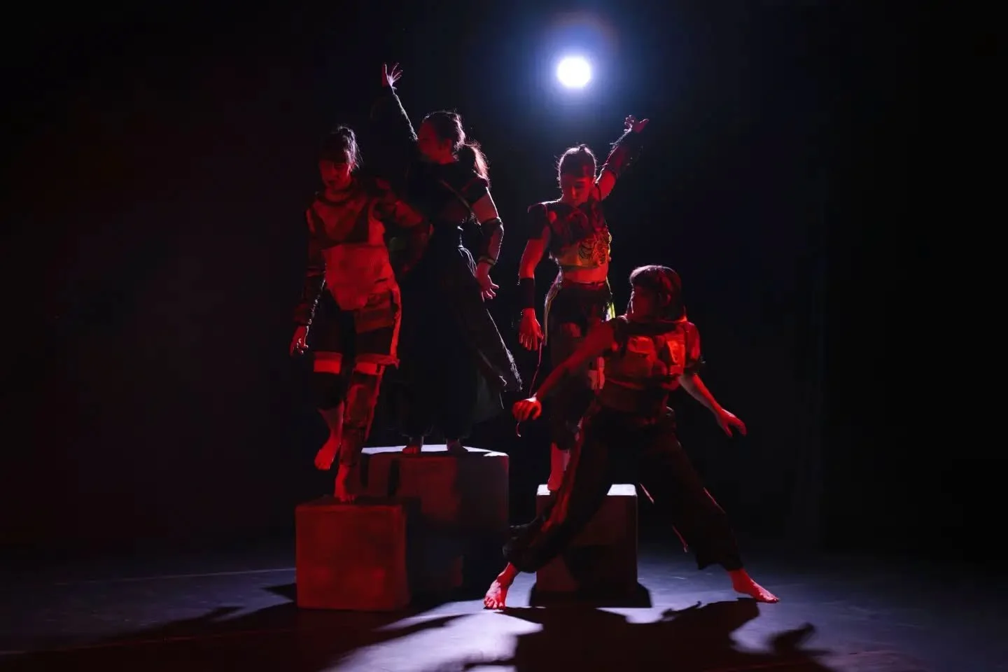 Smoking Meat by @projectbounddance at @steppenwolfthtr  @stclookout 

Performed by @aliznerol @ktrickayy @thesamuraisarah @em_bodytalk 
Costumes by @jmh0320 
Lighting by @bridgetswilliams