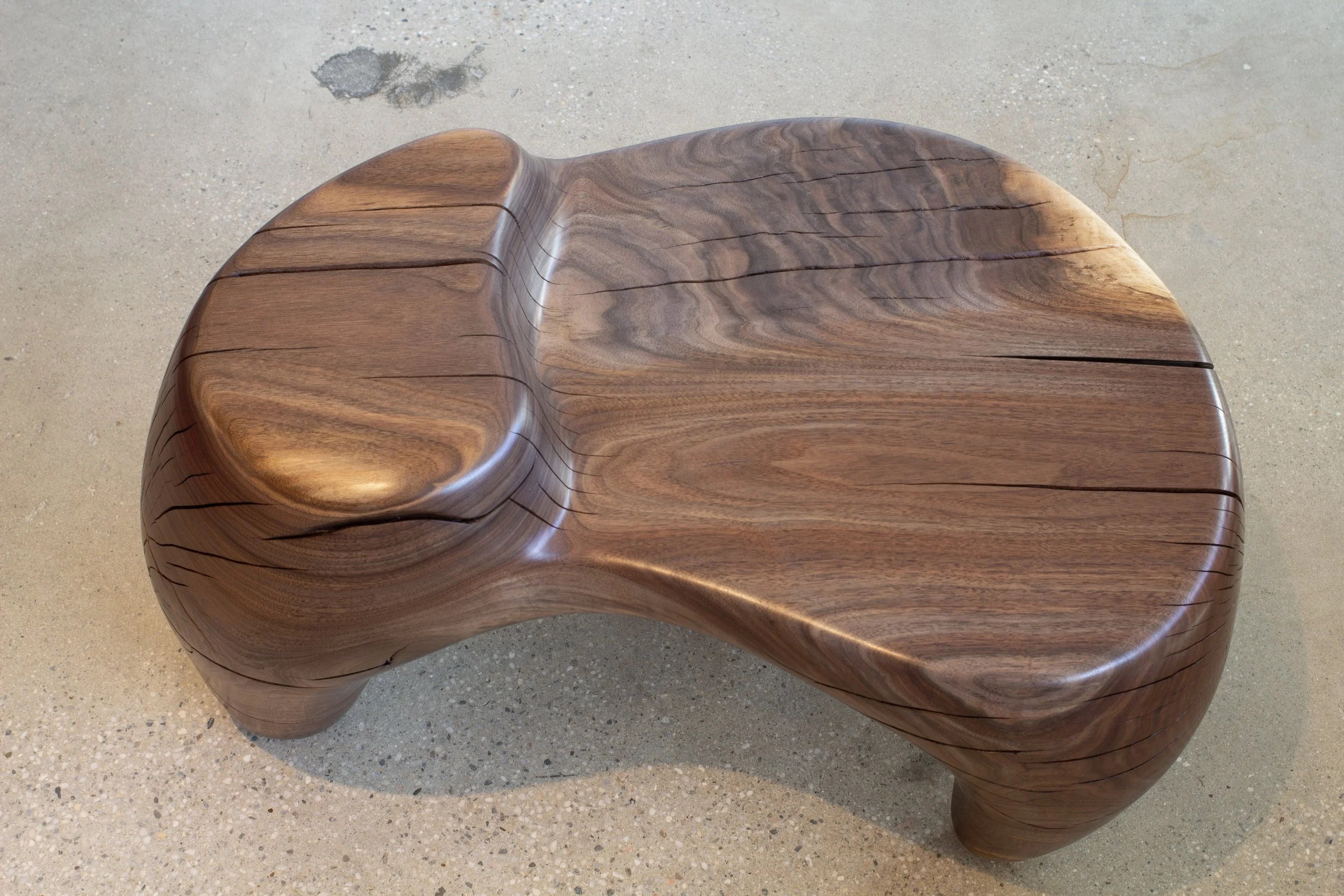 WALNUT COFFEE TABLE 04.jpg