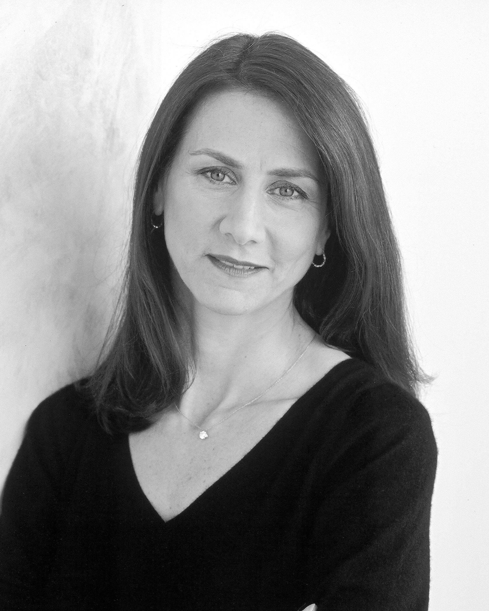 DEBORAH OPPENHEIMER, ACADEMY AWARD-WINNING PRODUCER Deborah was Executive Producer of The Drew Carey Show, George Lopez, and Wanda Sykes. She has been Strategic Advisor and Consultant to Downton Abbey . She won the Academy Award for producing the acclaimed documentary Into the Arms of Strangers: Stories of the Kindertransport . She most recently produced Foster , with HBO as its distributor.