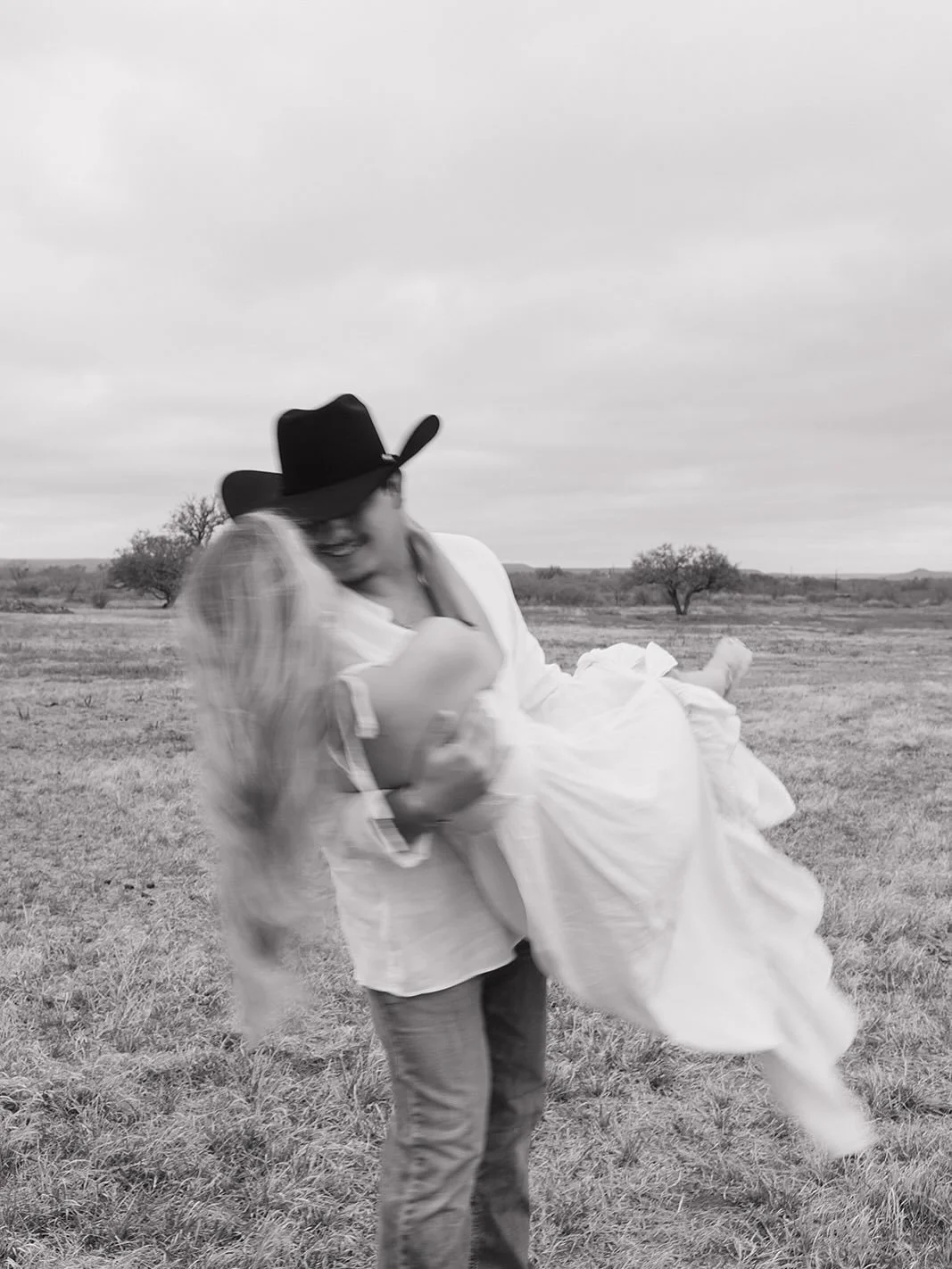 Forever starts today. ♾️

Happy Wedding Day, Kendal + Evan! 🤍🫶🏼

Photography: @stonehouse.photo 

#weddingday #happyweddingday #engagementphotos #bridetobe #soontobemrs #groomtobe #bestdayever #harperhillranch