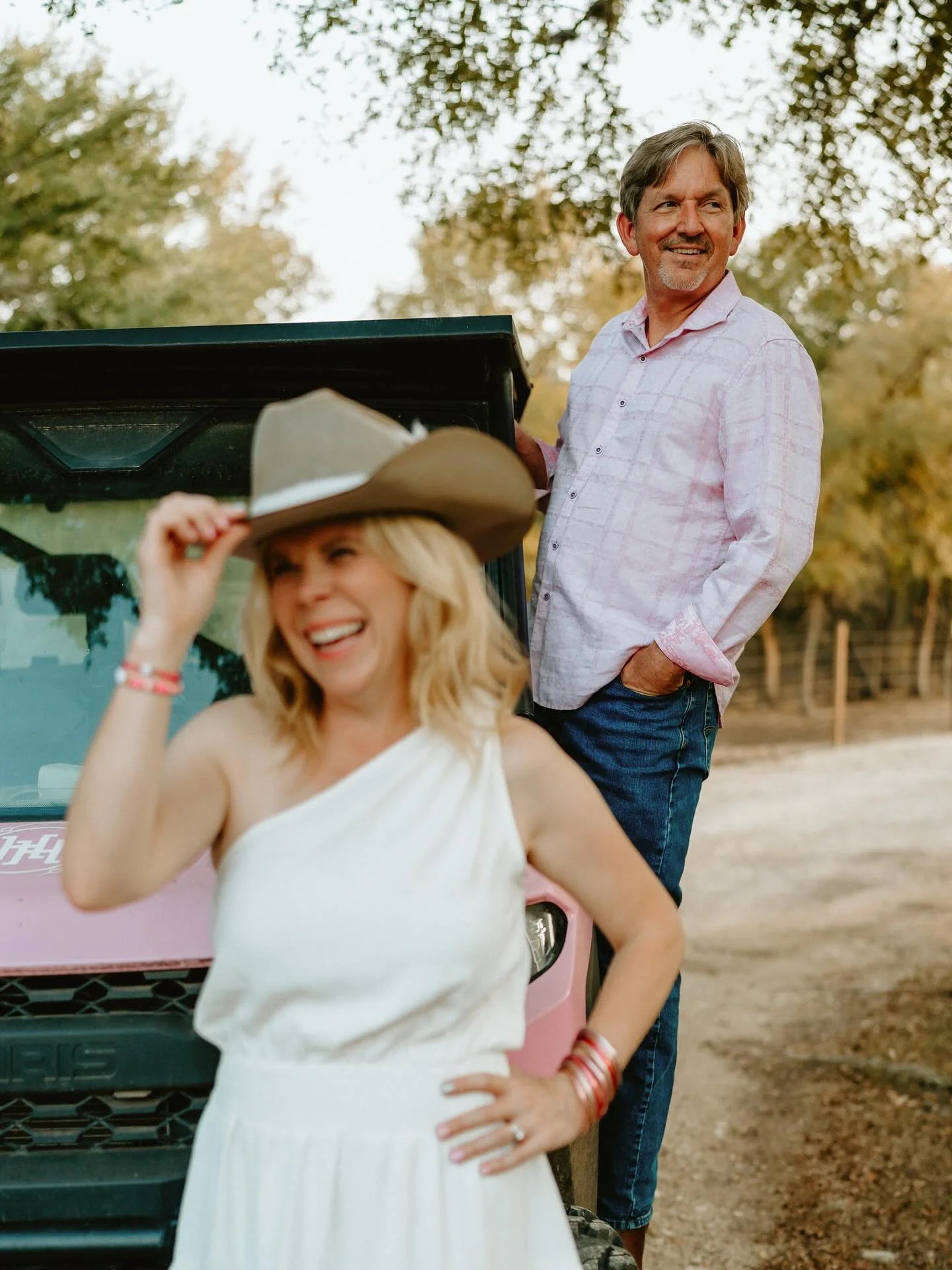 So thankful for the love I&rsquo;ve been given. 🫶🏼 ❤️

Photo: @stephlynphotoandvideo 

#love #thankful #loveyourspouse #marriedlife #bestfriend