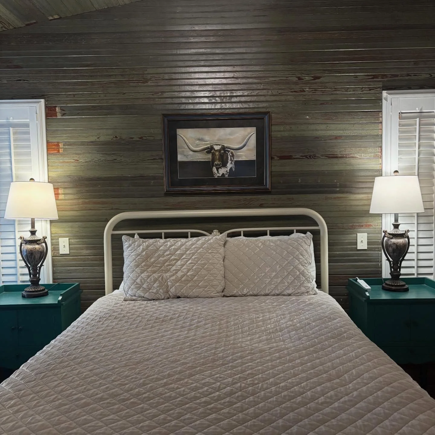 Big Daddy Roosevelt is in the house! 🏠 The talented @muralsbywhitney painted this beauty and we had to get a print for the ranch house. 😍

This is hanging in the room fondly known as the &ldquo;donkey&rdquo; room because of the artwork that hung th