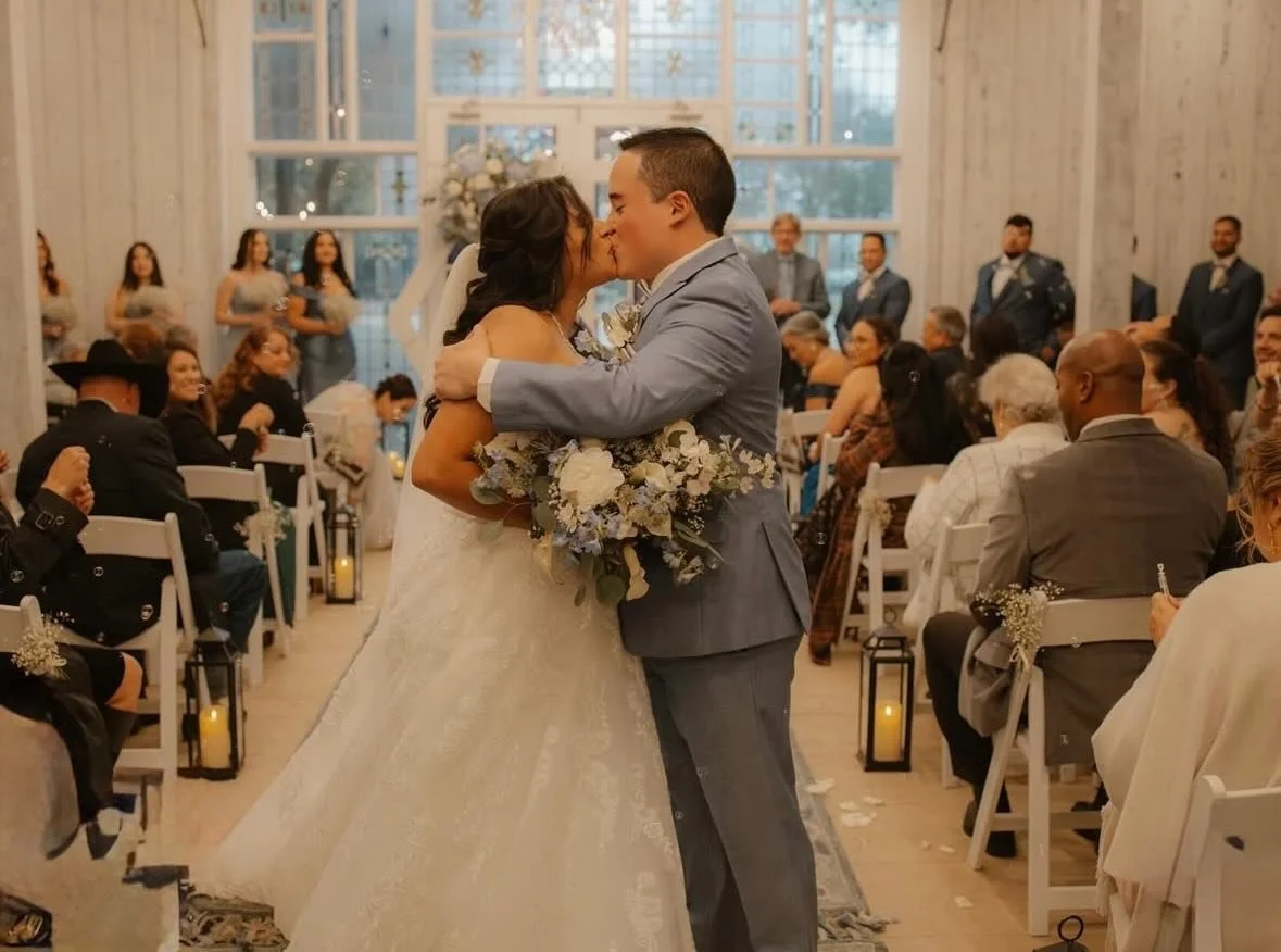 One year down. Forever to go. 🤍

Happy First Anniversary, Mathew + Jeena! 🫶🏻

Photography/Photo Booth: @grundy__photography 
Coordination: @momentsbymaddie.we 
Bartending: @rivercitybartending 
Catering: @heavenlygourmetcatering 
Decor/Florals/Ren