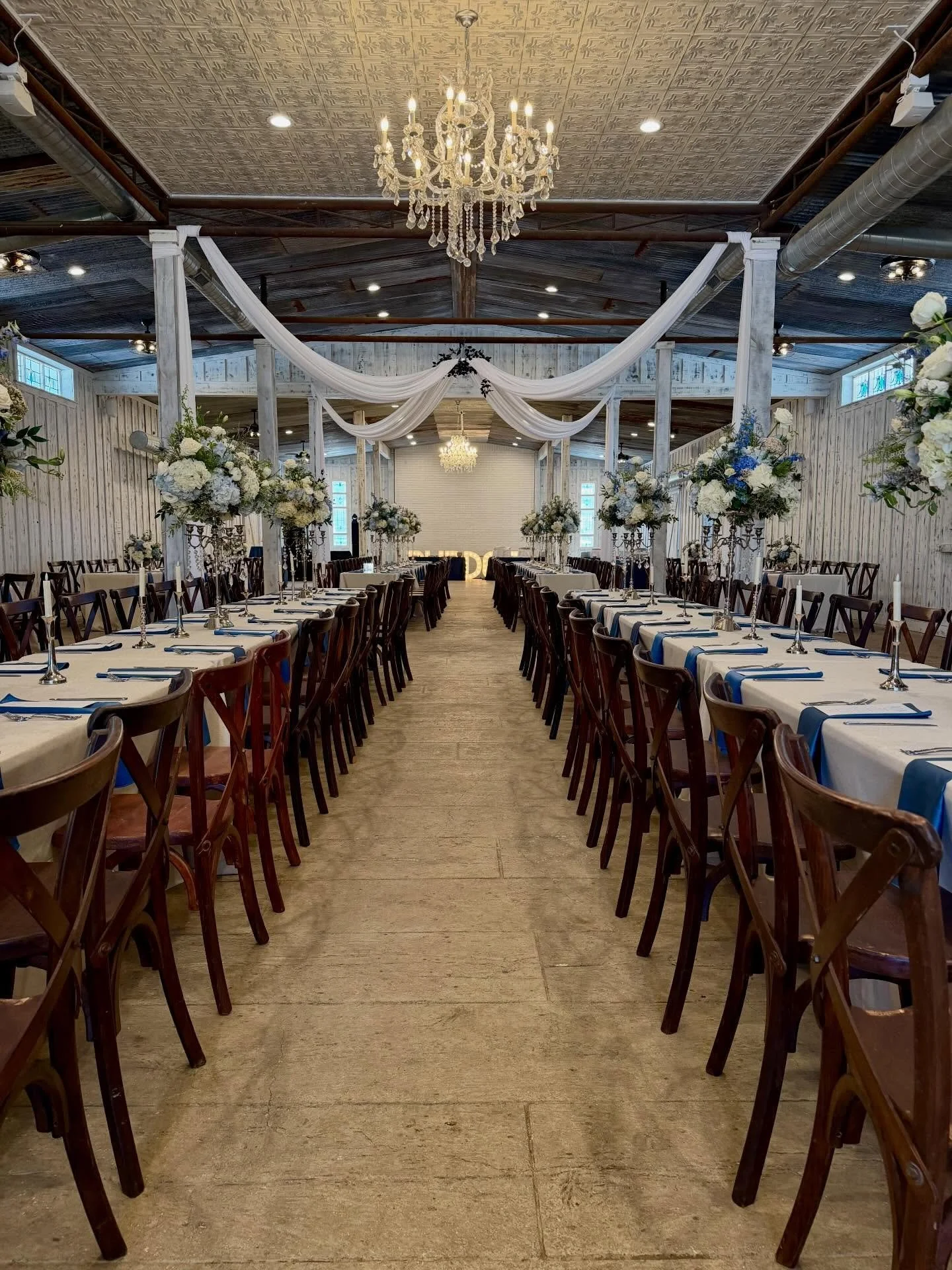 We are about to get this party started and it&rsquo;s going to be a great one! 🩵🤍

Happy Wedding Day to Jordan + Conner! 🫶🏼

Planner: @sweetaugustevents 
Florals/Rentals: @freesiadesignsevents 

#weddingday #weddinginspiration #texaswedding #wedd