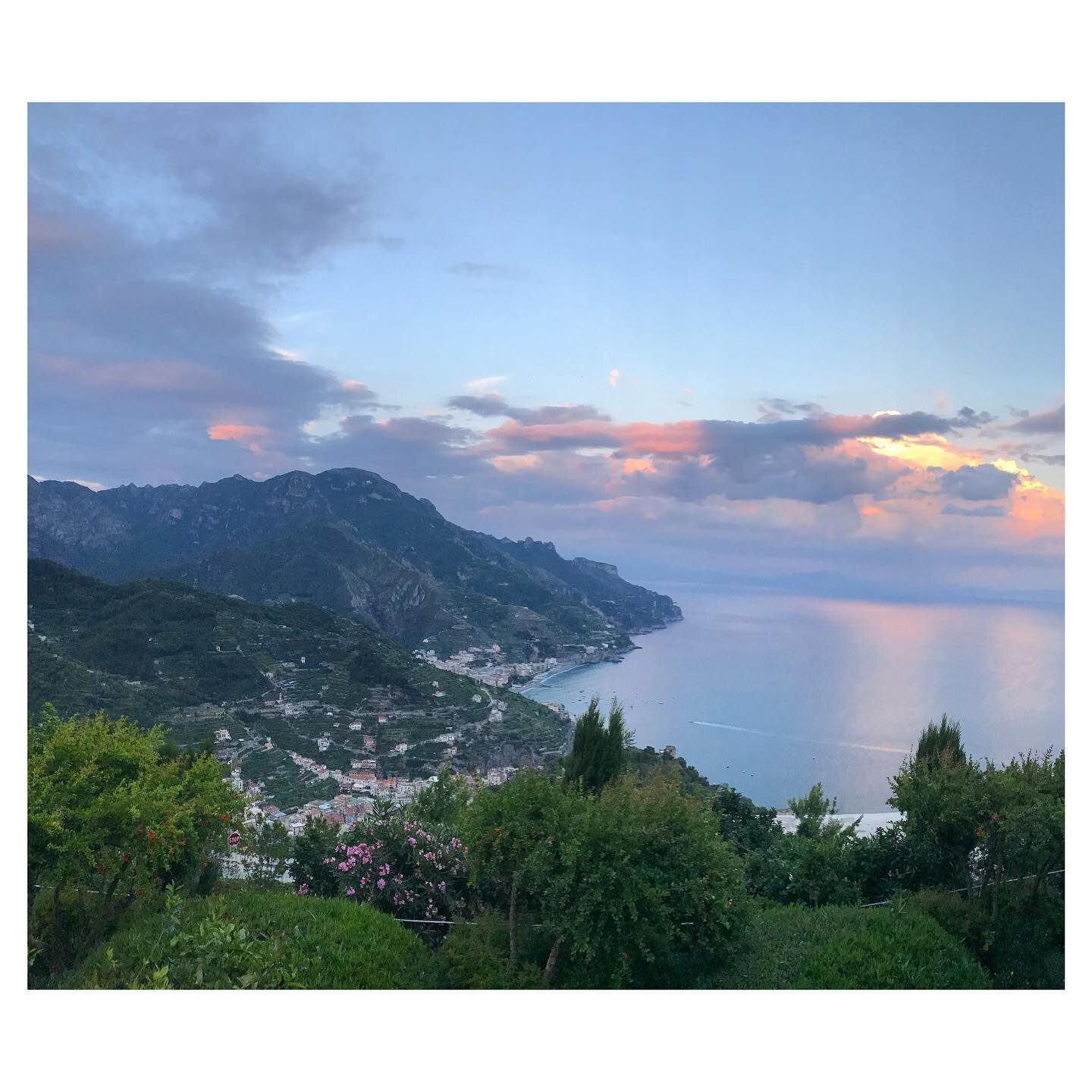 Bella Ravello ✨
*
I had another trip planned to visit magical Ravello last summer, but like so many other trips, was forced to cancel 😩
*
14 months since my passport was last used, I&rsquo;m thrilled after so long to have finally stopped cancelling 