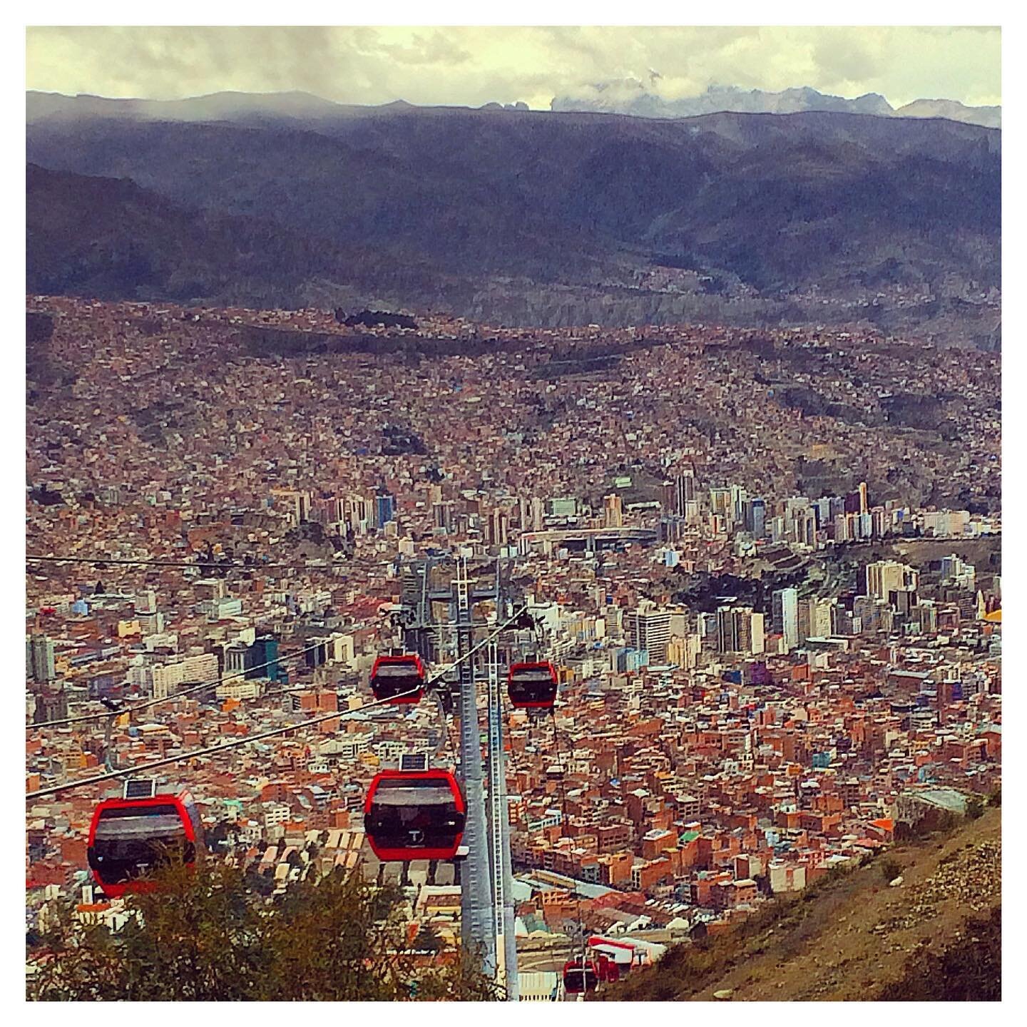 Love me a city where public transport includes cable cars 🚡 
*
📍La Paz, Bolivia 🇧🇴
*
*
*
#lapaz #bolivia #southamerica #cablecars #publictransport #wanderfuljourneys