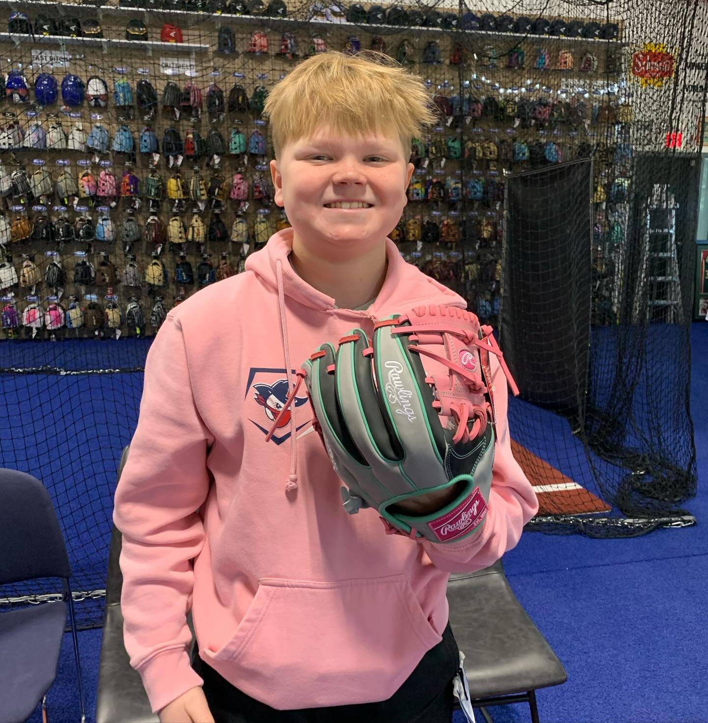 Congratulations to the Tennessen Family on winning the Demo Day glove raffle!  They picked up this sweet Rawlings Heart of the Hide.  This just proves that next year, you should definitely come to our annual Demo Day, and this could be you! 😉