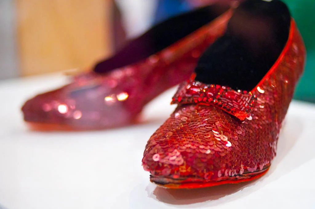 Smithsonian_National_Museum_of_American_History_-_Dorothy_Ruby_Slippers_(6269207855).jpg