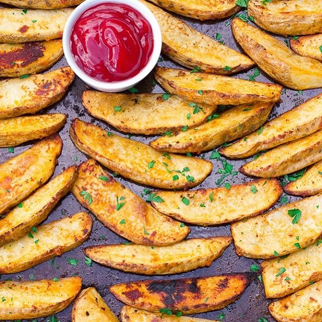 Love fries but hate all the oil? Try oven roasting potato wedges at home and get that crispy salty texture you crave with a fraction of the oil. 
You will need: -russet potatoes -oil of your choosing
-salt
-herbs of your choosing (we love rosemary!) 