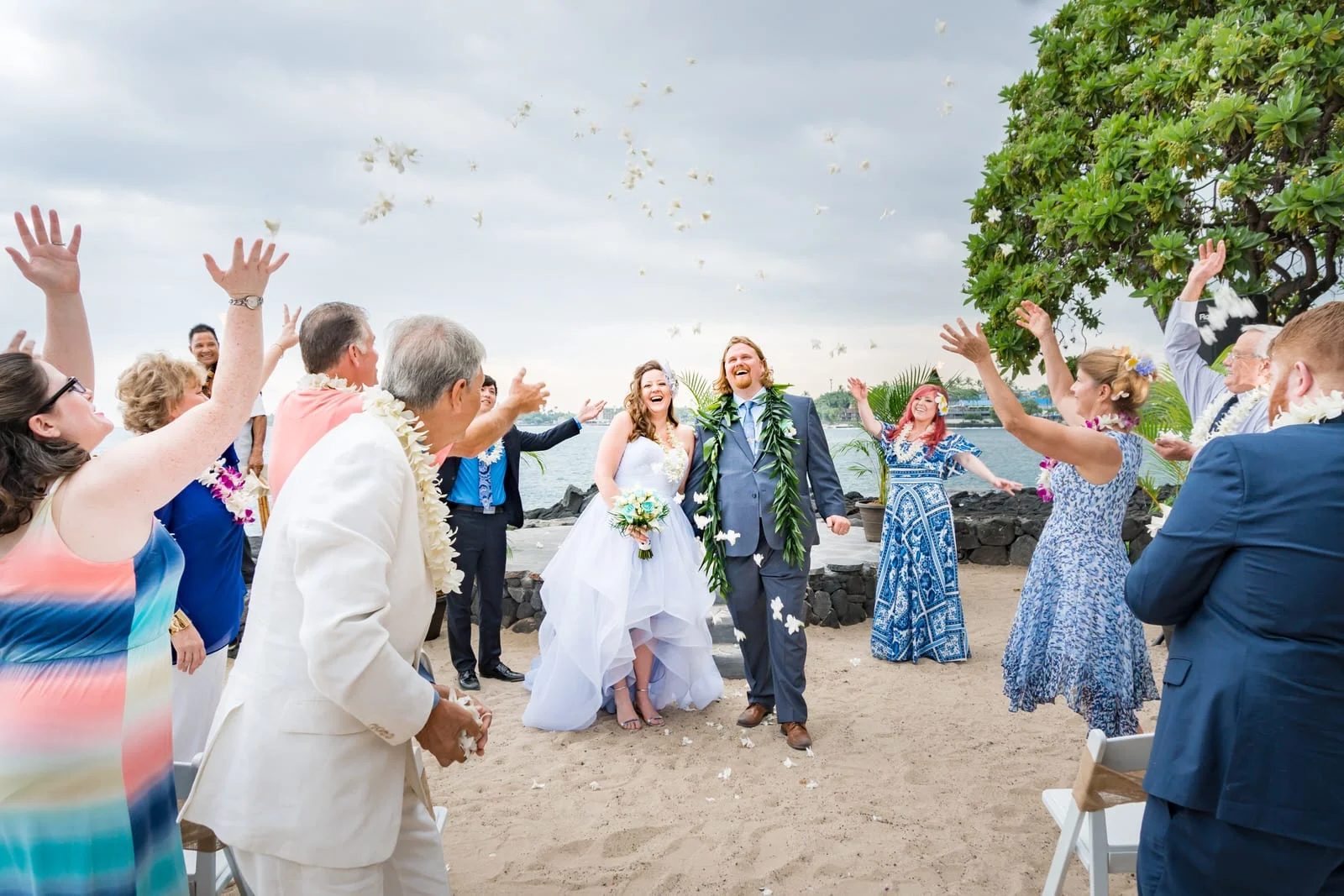 Royal-Kona-Resort-Hawaii-Wedding-Photographer-Ceremony-Beach.jpg