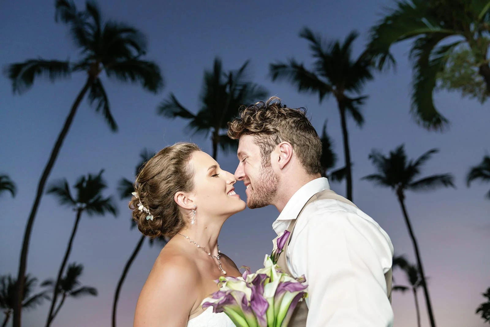 Small-Intimate-Wedding-Photographer-Hawaii-Sunset-Happy.jpg