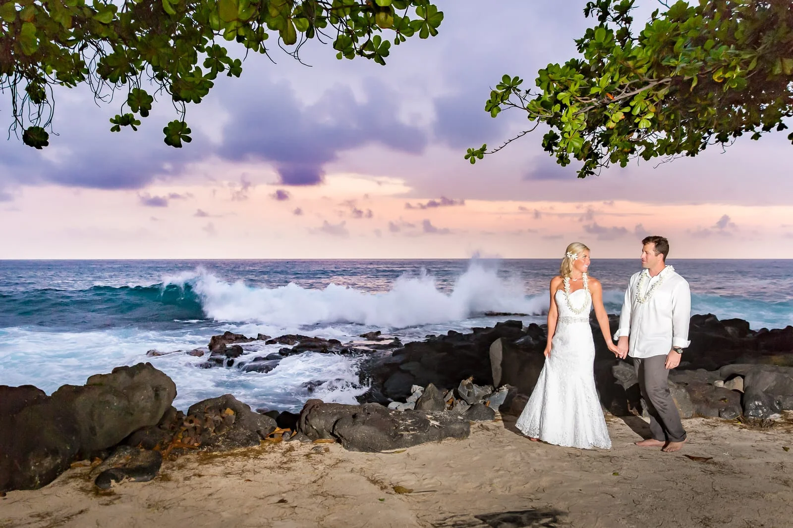 Small-Intimate-Weddings-Luxury-Elopements-Hawaii-Kona-3.jpg