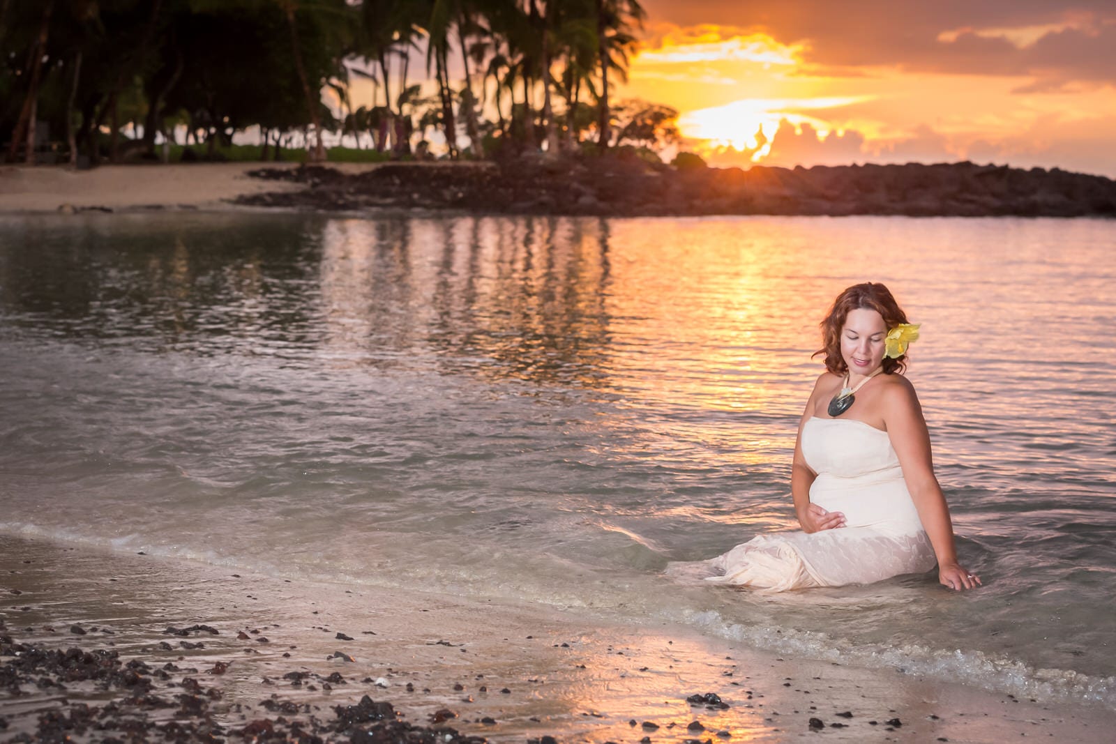 Big-Island-Maternity-Photographer-Luxury-Timeless-Hawaii-5.jpg