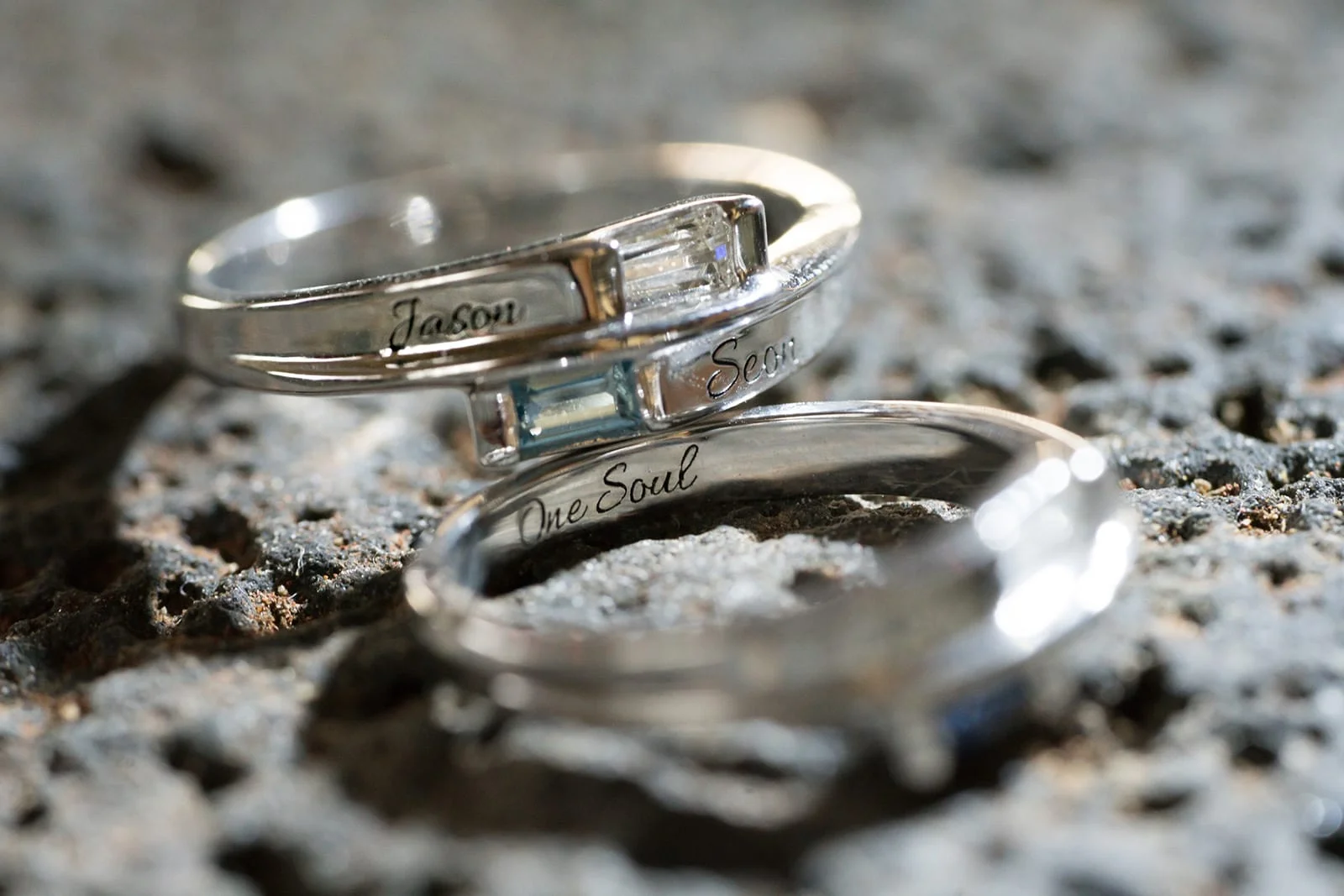 Hawaii-Wedding-Photographer-Ring-Details-Engagement-Ring-Off-camera-flash-macro-14.jpg