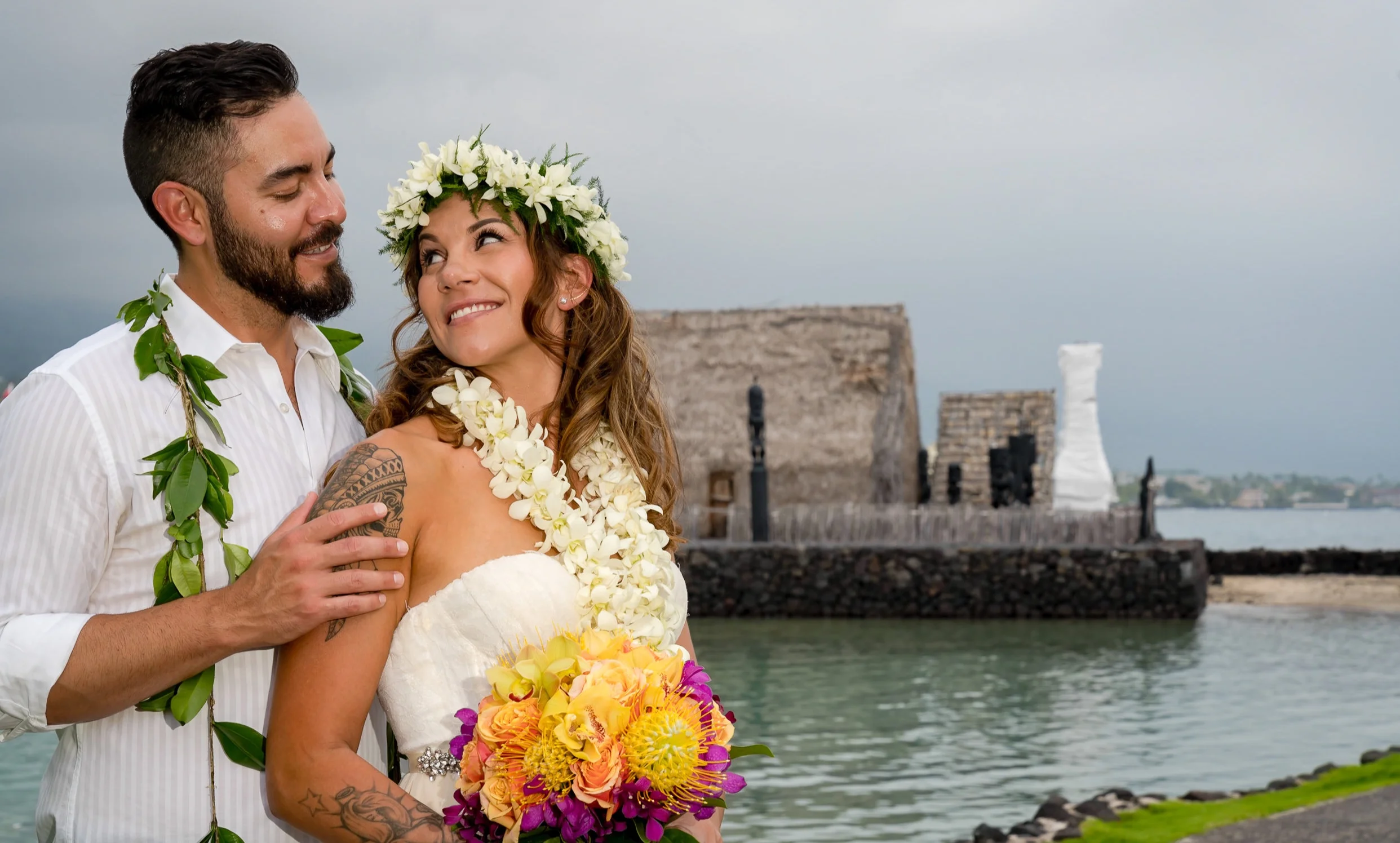 heau-King-Kamehameha-Beach-Hotel-Marriott-aloha-wear-wedding-party-.jpg