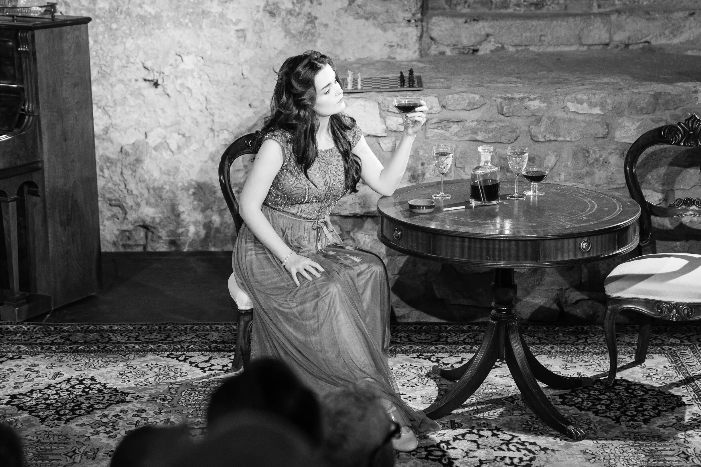 Maria col vino b&n Kopie.jpg