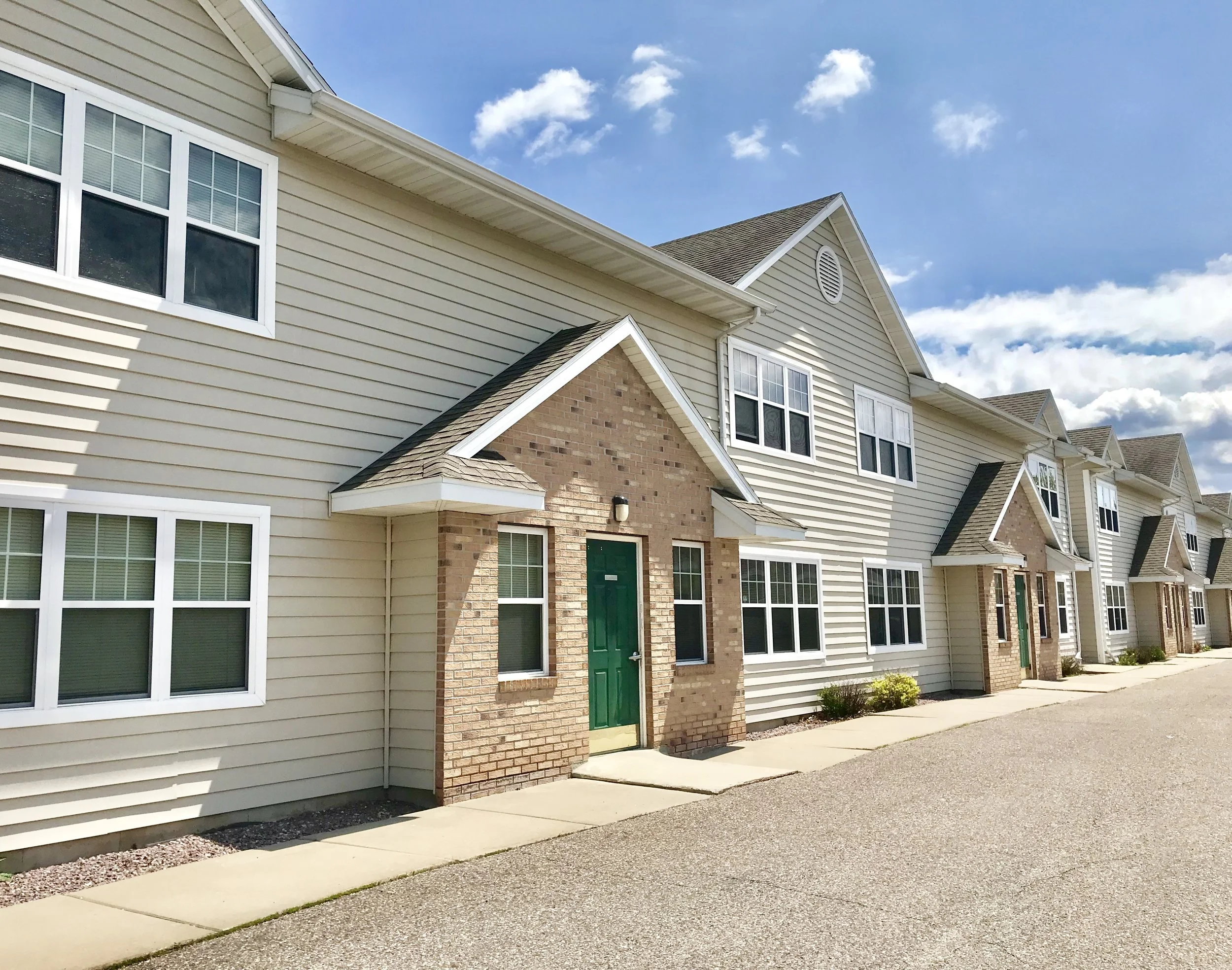 Silver Drive Apartments - Apartments for rent in Baraboo, Wisconsin