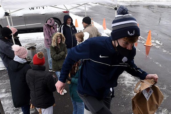Feed The Dream Collects 1.2 Tons Of Food