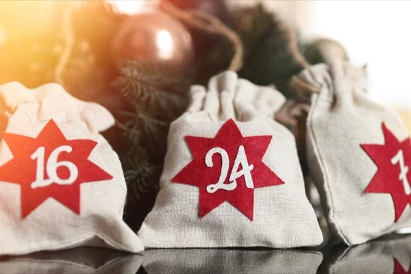 Advent Calendar "St. Luke's Style"