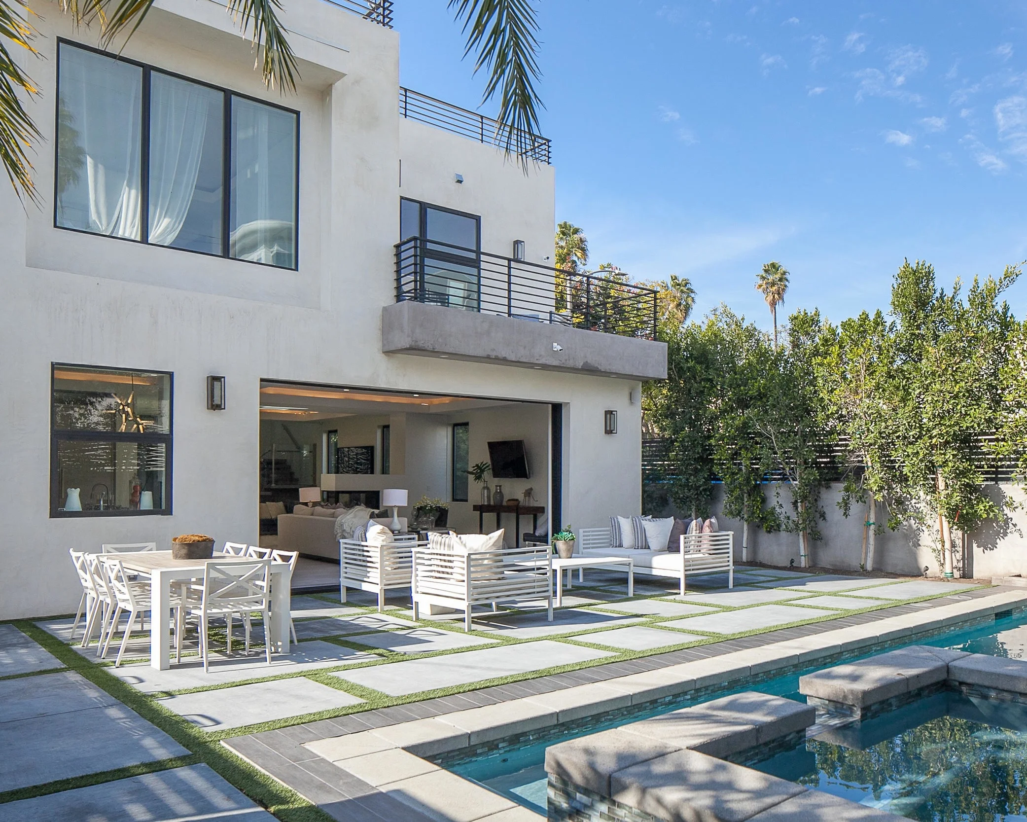 454 S Holt Avenue $3,400,000 | LOS ANGELES Seller represented. I was hired as the SECOND agent after the first agent could not get the property sold. I advised to raise the listing price and got it sold with an all cash offer.