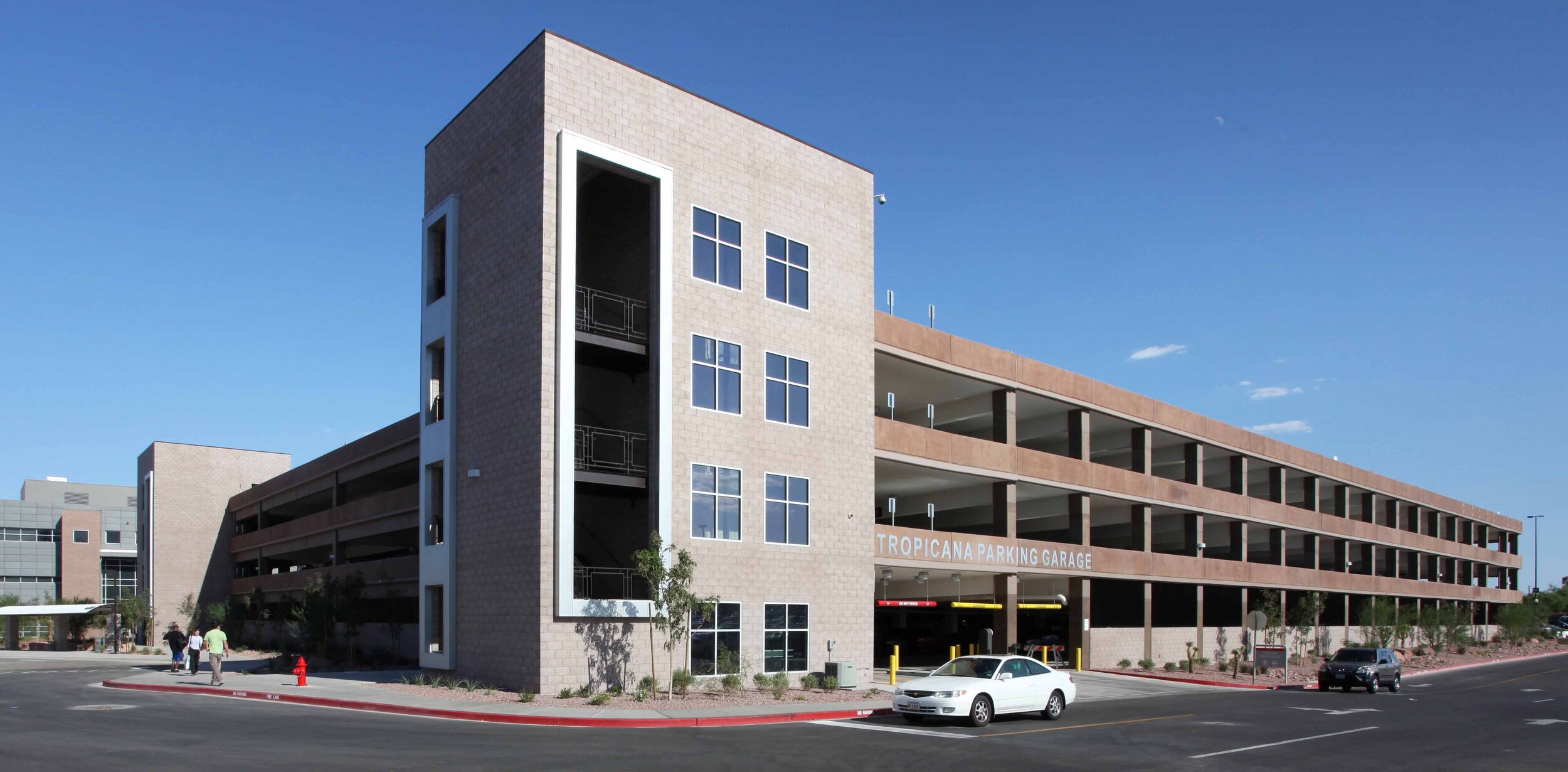 UNLV Trop Garage_002.jpg