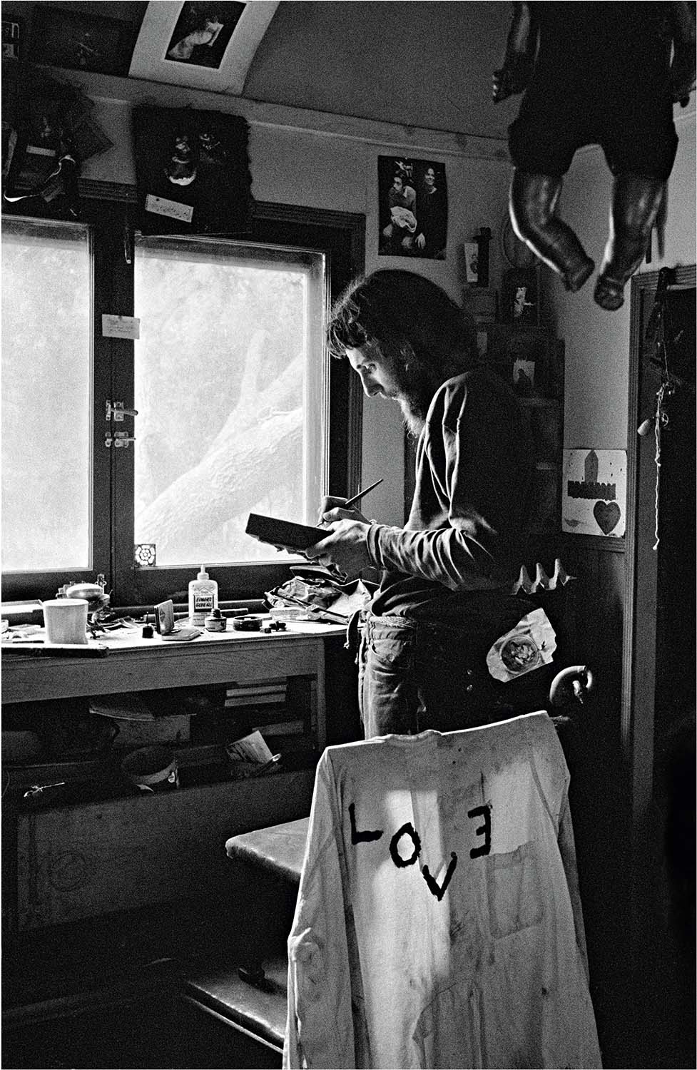 GEORGE HERMS   Working at his studio, Topanga Canyon, California, 1963  