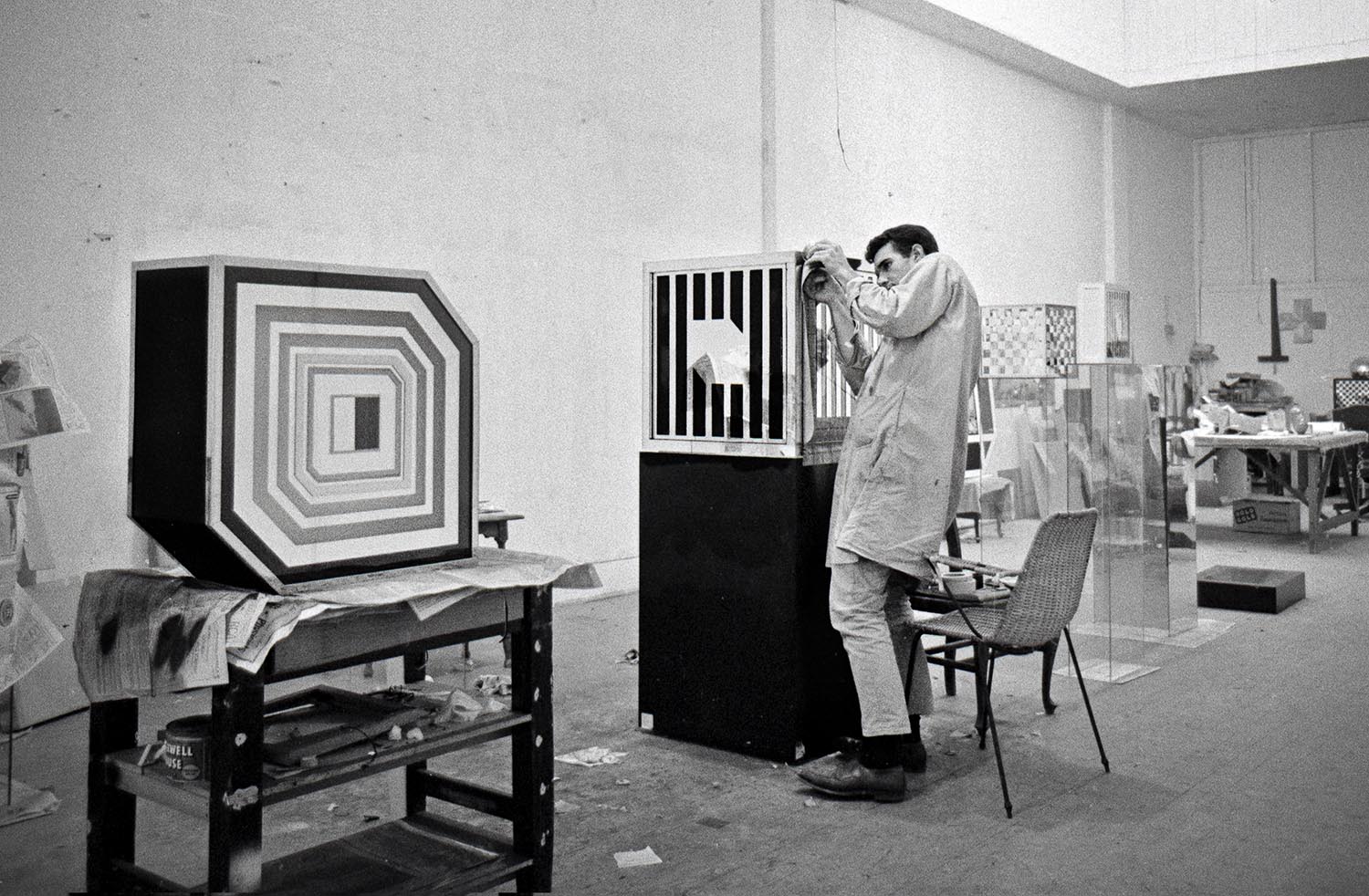  LARRY BELL   Working in his studio, Venice, California, 1963  