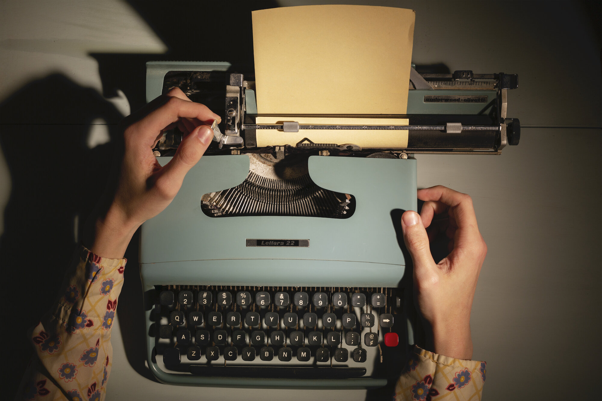 typewriter1.jpg