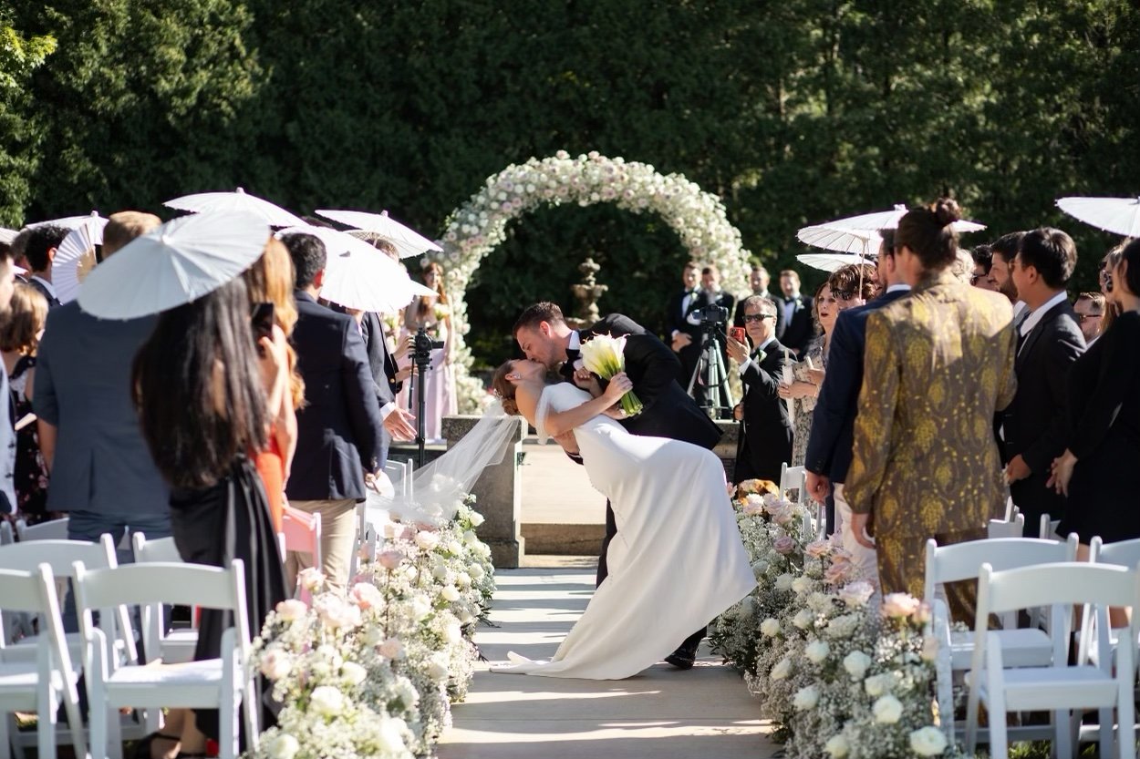 Baby's breath and rose circular arch by WS Floral.jpeg