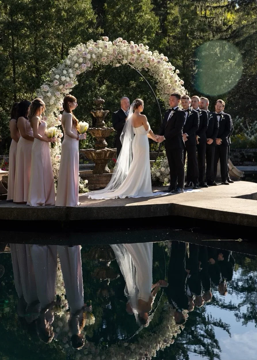 Baby's breath and rose circular arch by WS Floral.jpeg