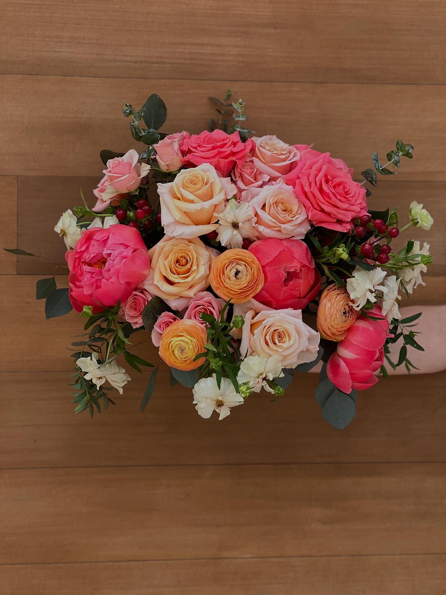All those glorious colors. Just love it! Courtney&rsquo;s bouquet from last Saturday&rsquo;s wedding at Leona Road.